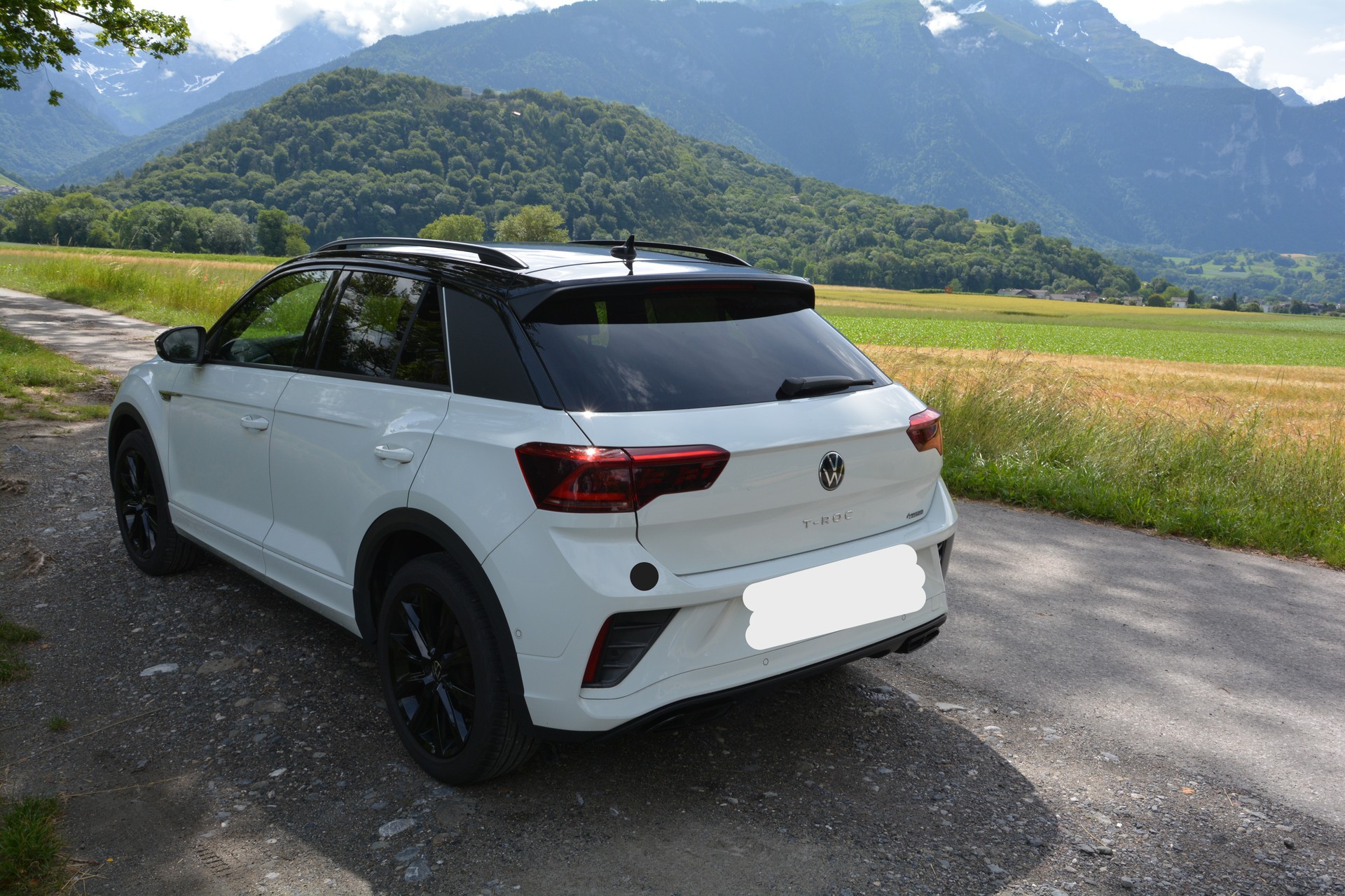 VW 2.0 TSI R-Line DSG 4motion-image-2