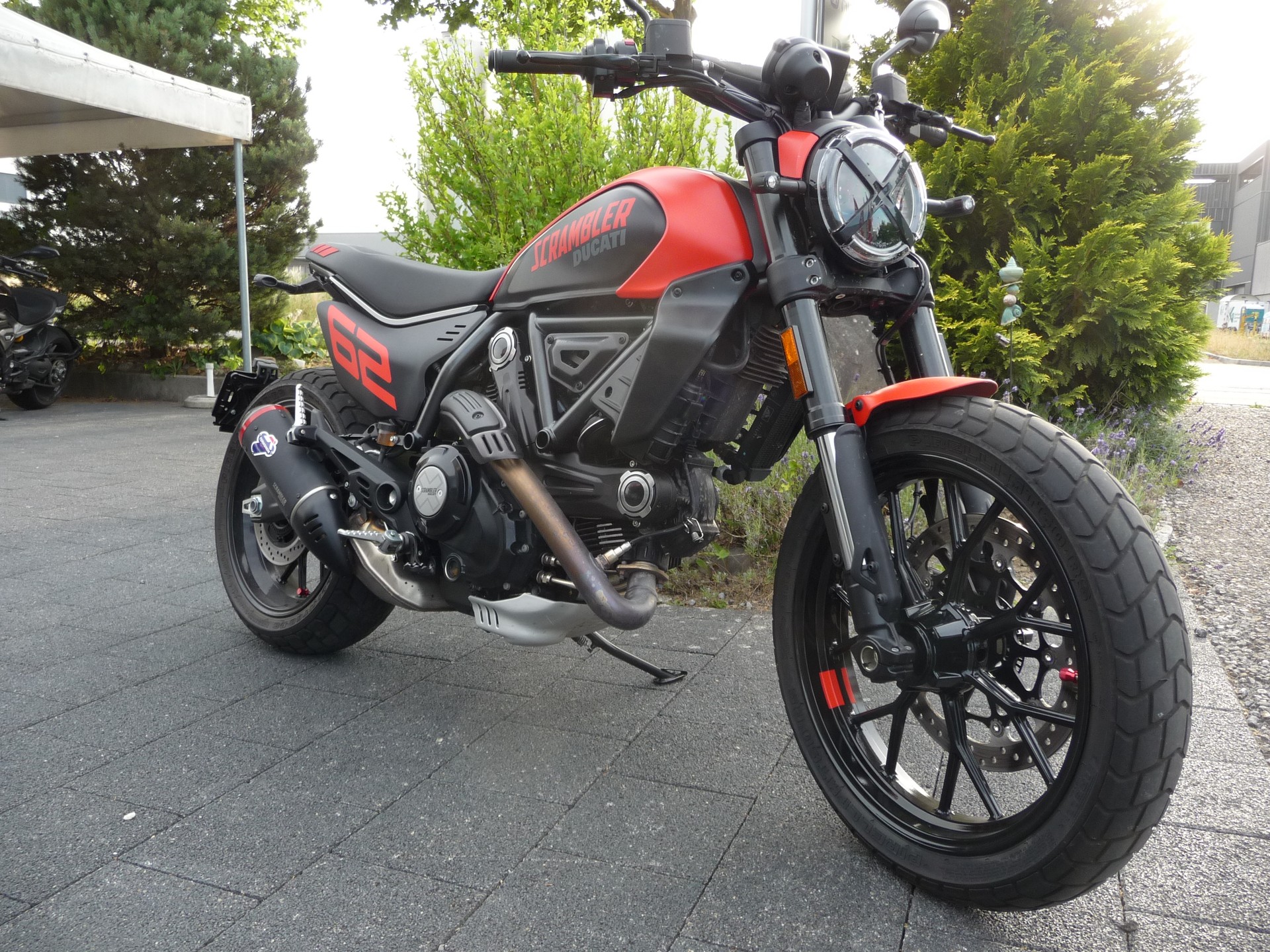 DUCATI Scrambler 803 Full Throttle-showroom-element-1