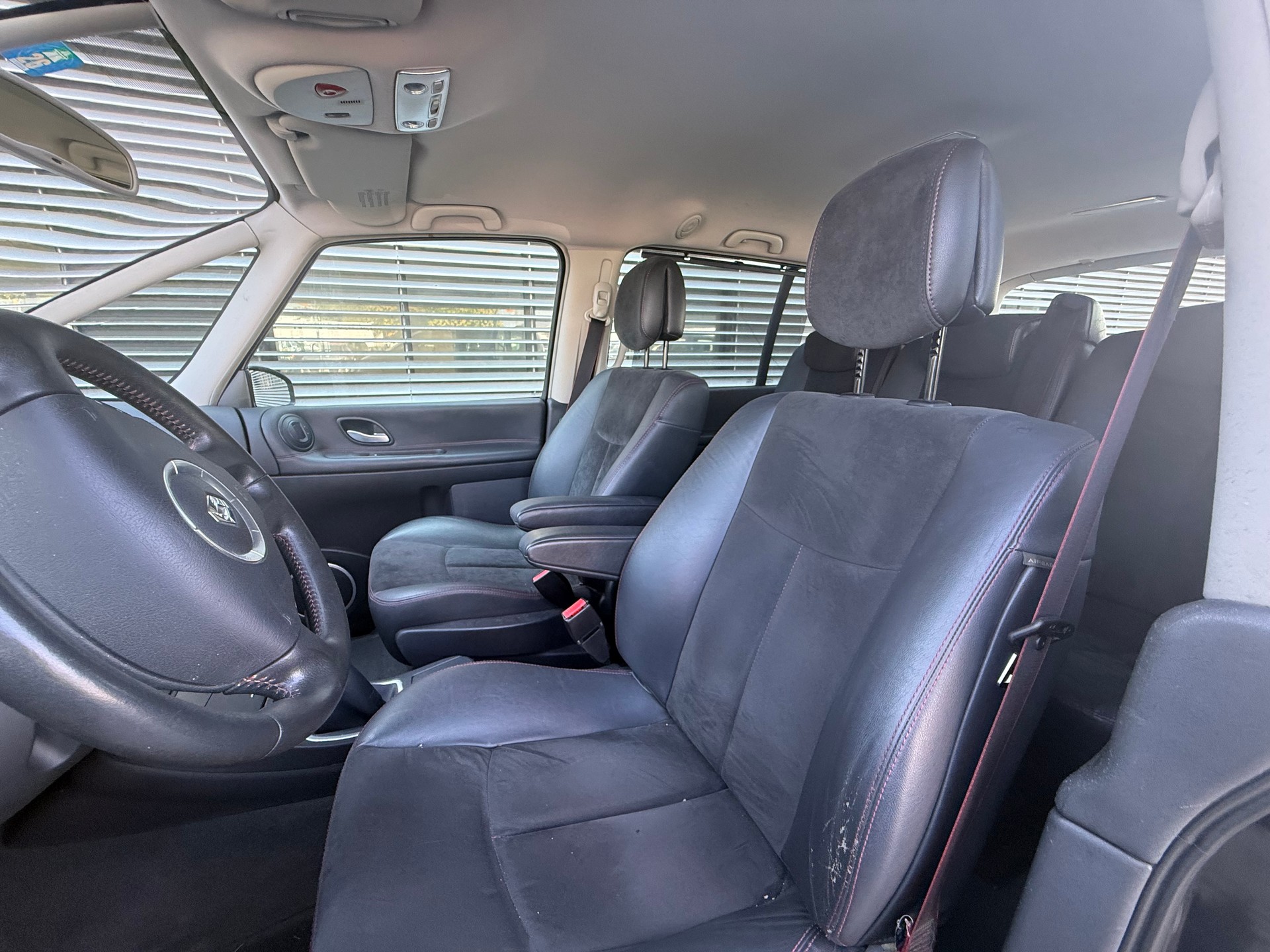 RENAULT Grand Espace 2.0 dCi Dynamique 7 Platz-image-8