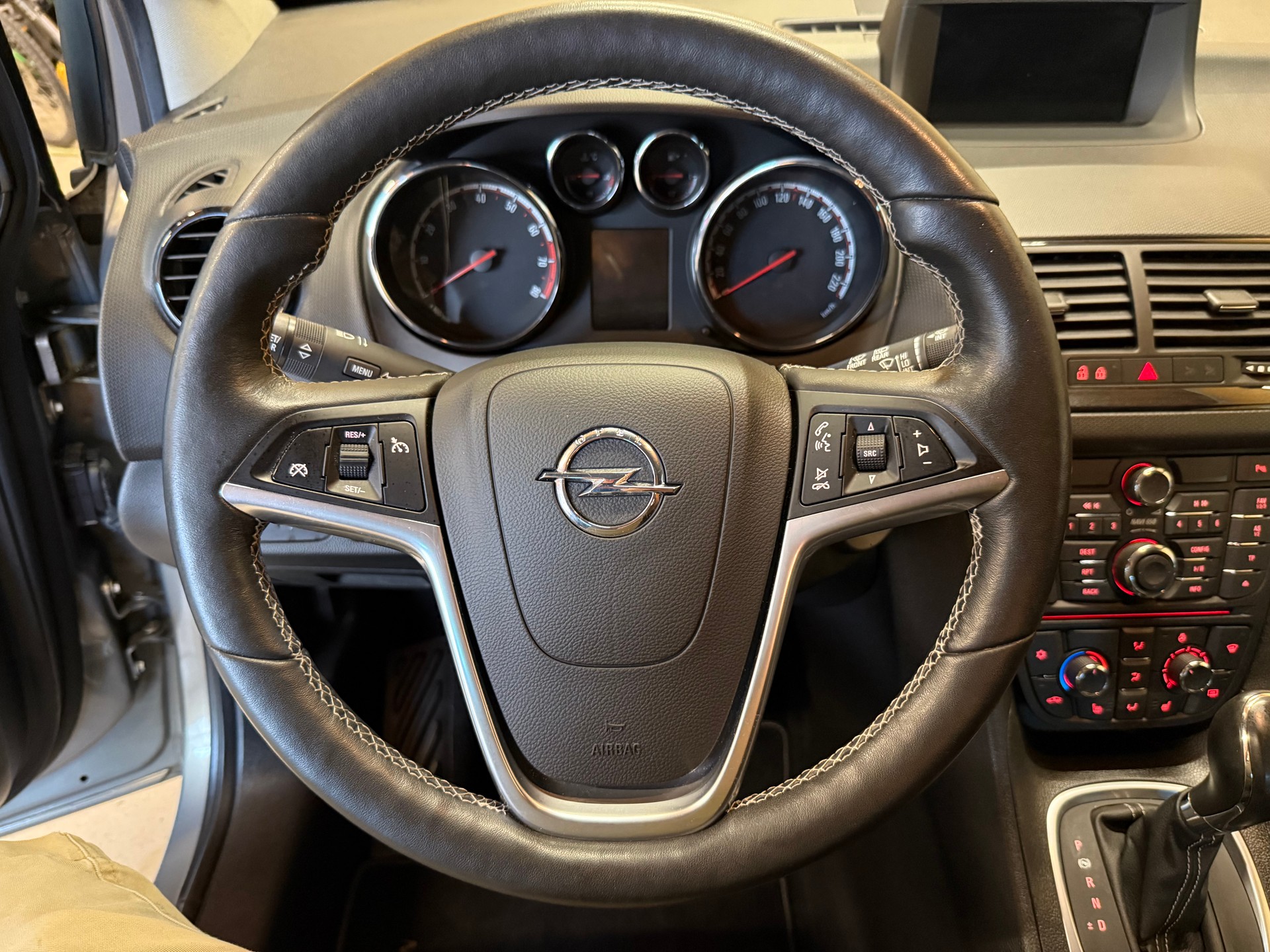 OPEL Meriva 1.4 Turbo Drive Automatic-image-9