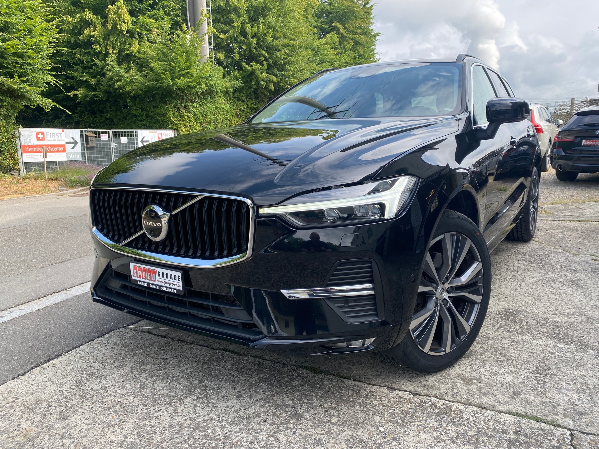 VOLVO XC60 B4 Benzin Mild Hybrid Momentum Geartronic-image-0