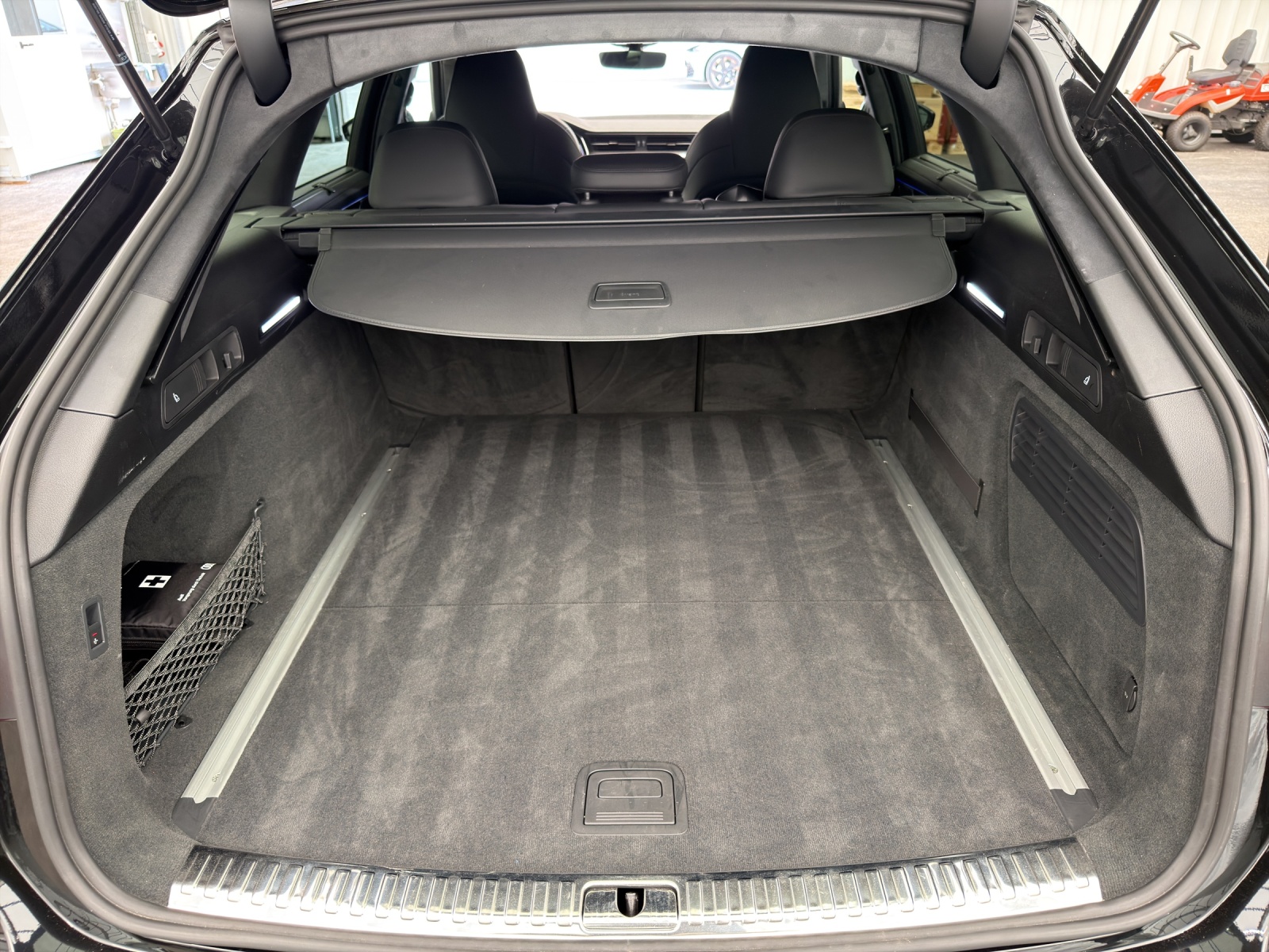 AUDI RS6 Avant 4.0 TFSI V8 Performance quattro - AHK - Standheizung - Head-up - Matrix-Laser-Licht-image-13