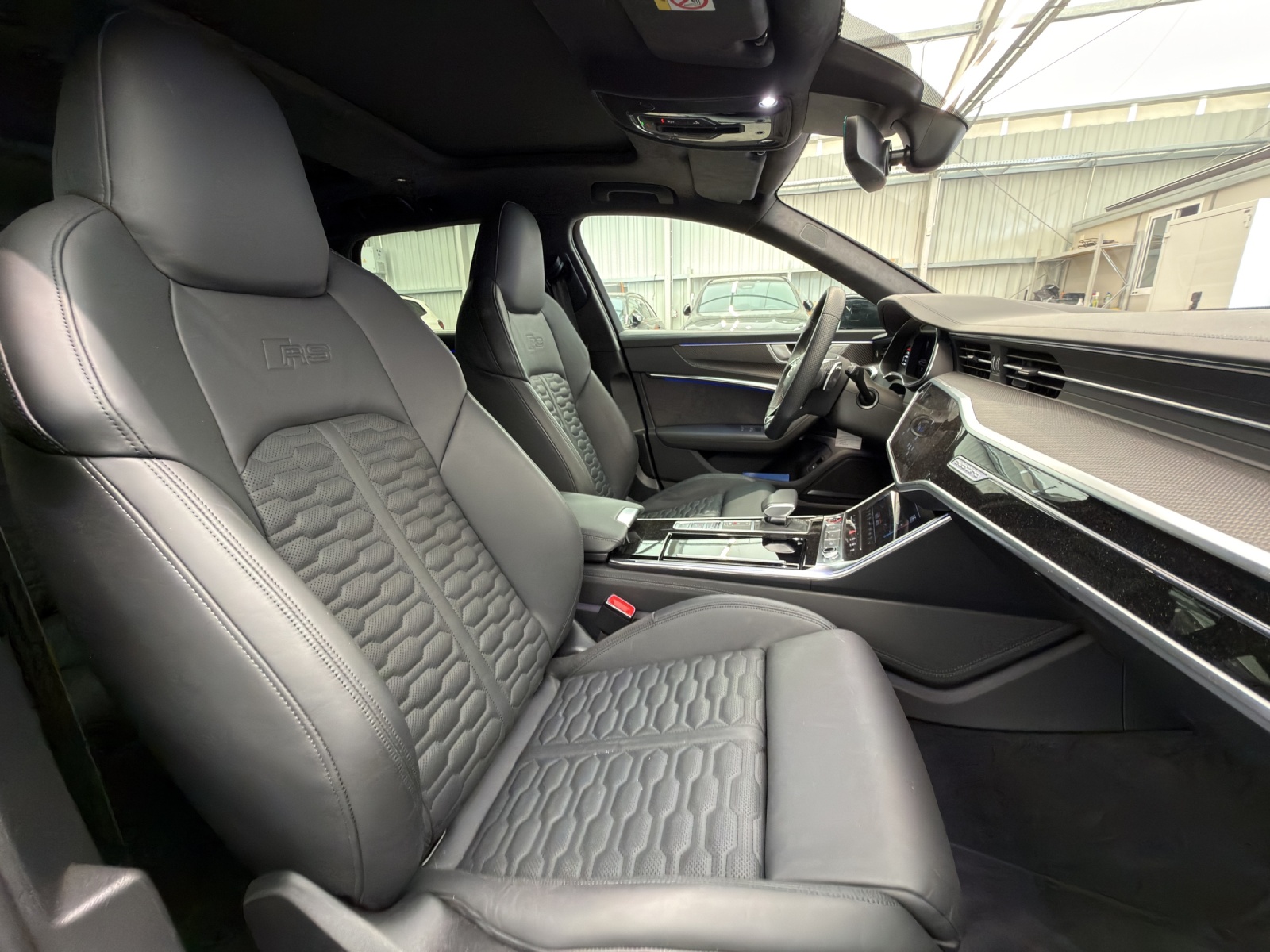 AUDI RS6 Avant 4.0 TFSI V8 Performance quattro - AHK - Standheizung - Head-up - Matrix-Laser-Licht-image-11