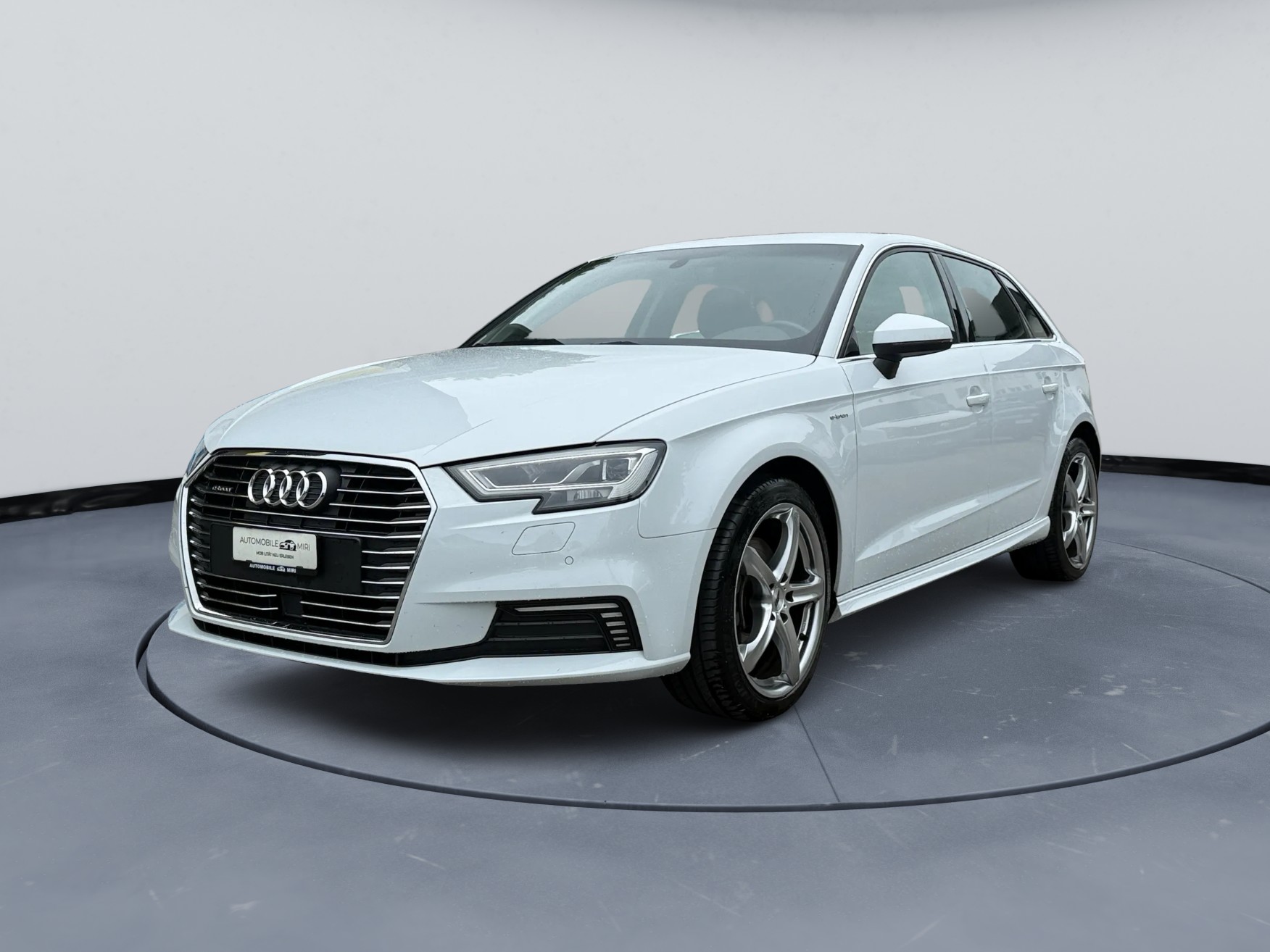 AUDI A3 Sportback 1.4 e-tron Sport S-tronic-image-0