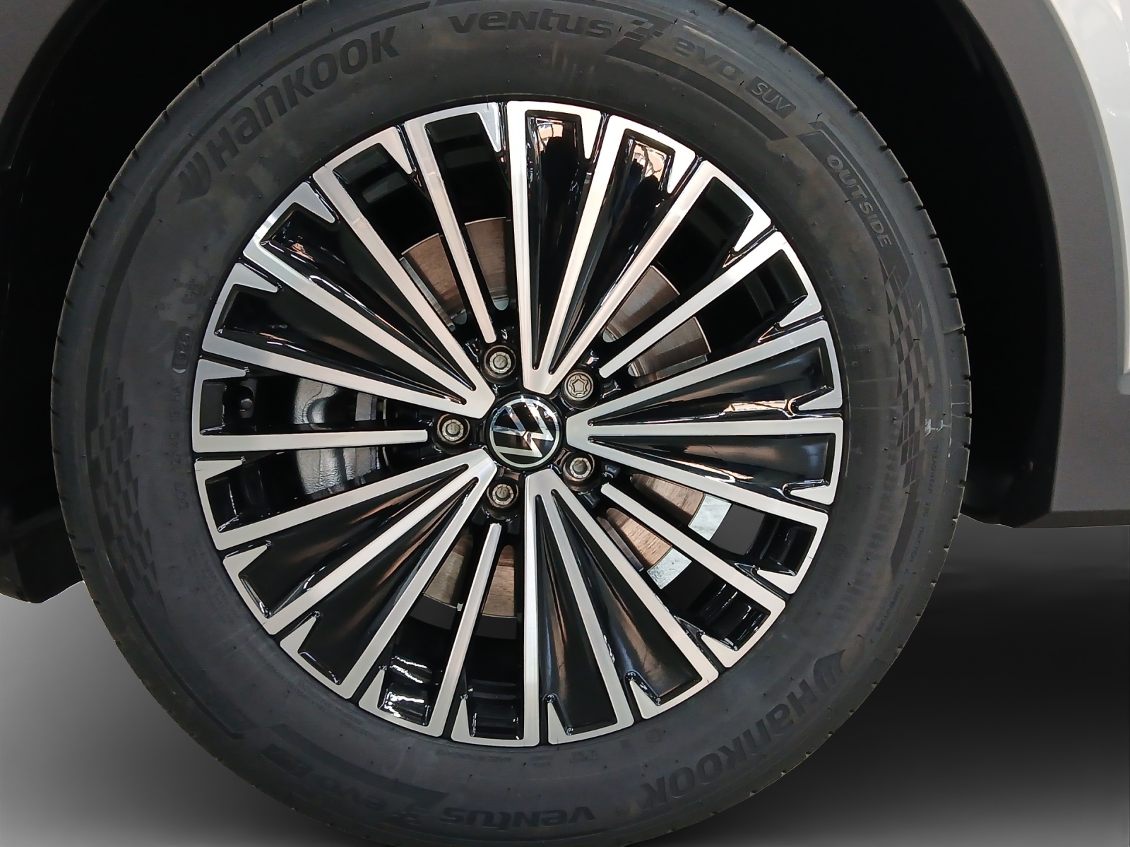 VW Tiguan 2.0 TSI DSG Life 4Motion-image-15