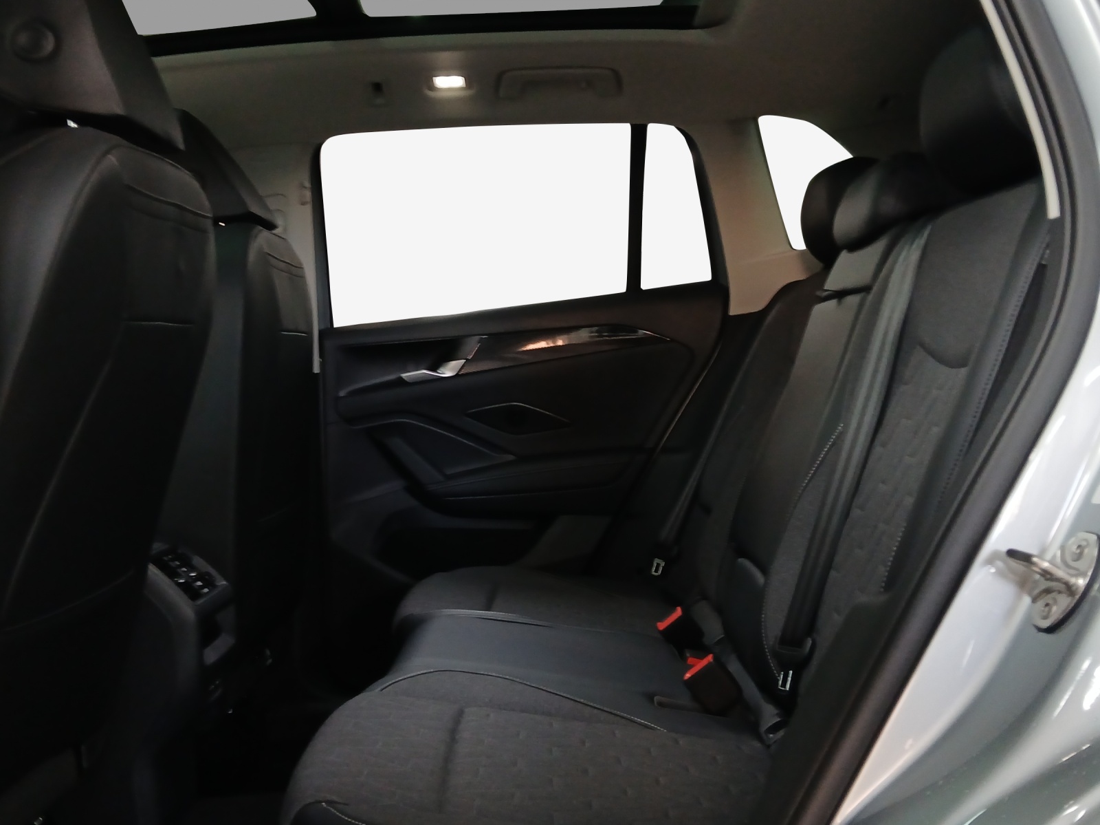 VW Tiguan 2.0 TSI DSG Life 4Motion-image-11