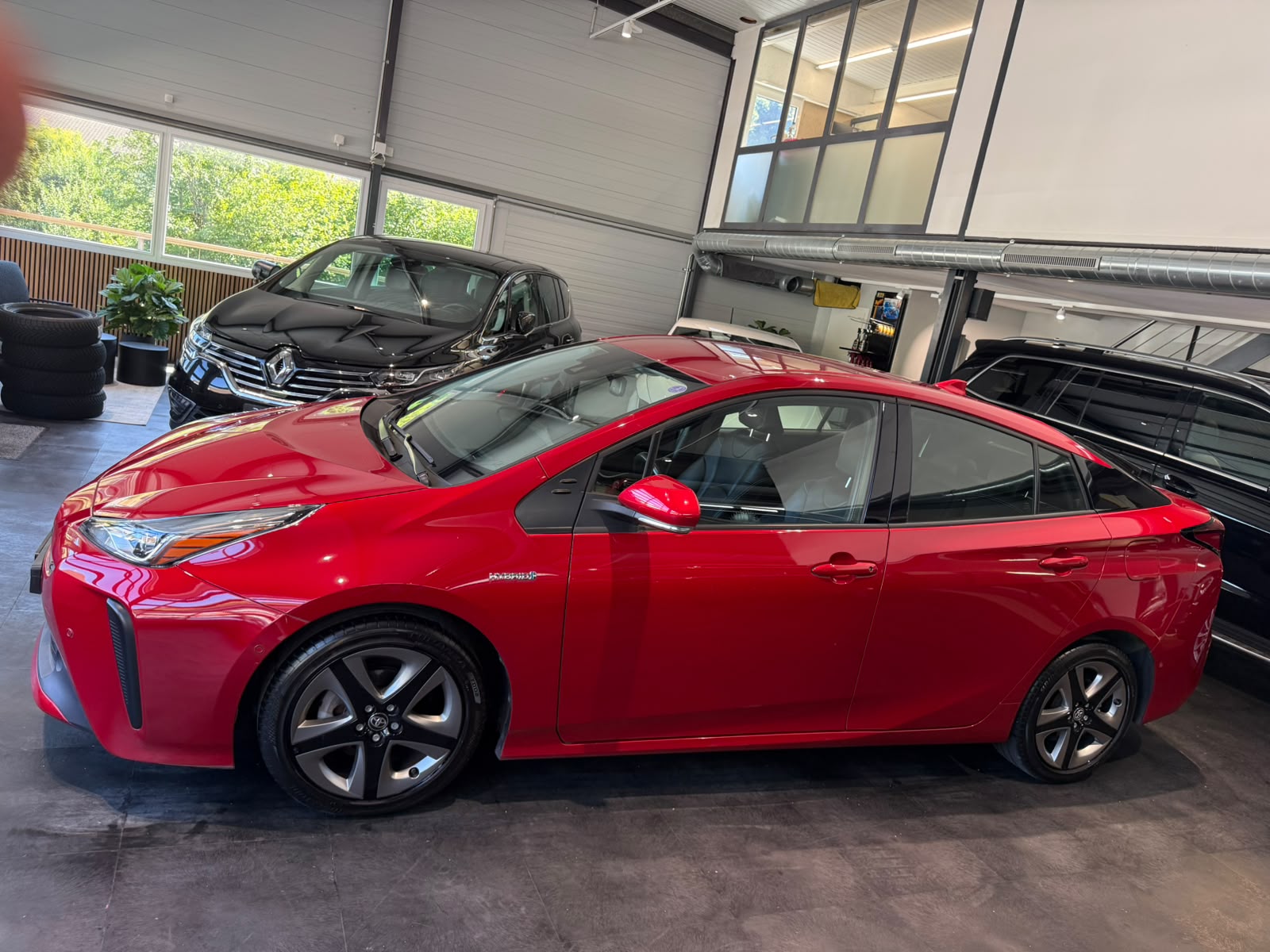 TOYOTA Prius 1.8 VVT-i HSD AWD-i Premium-image-1