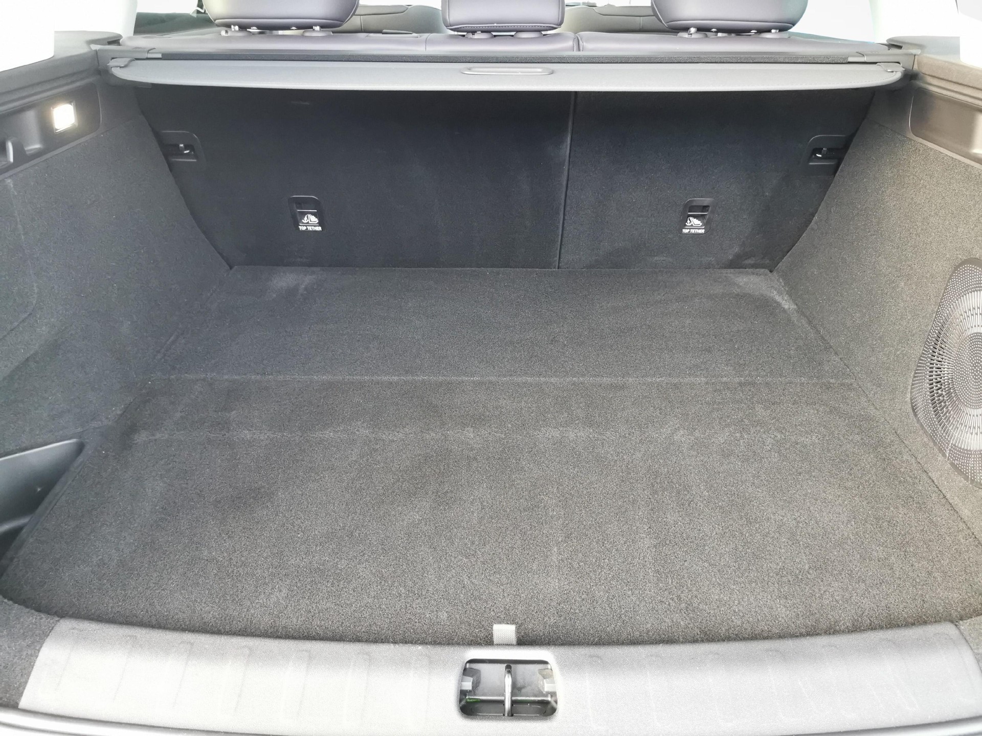 LEAPMOTOR C10 1.5 REEV Design-image-8