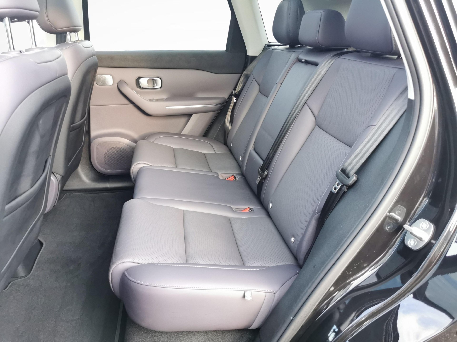 LEAPMOTOR C10 1.5 REEV Design-image-7