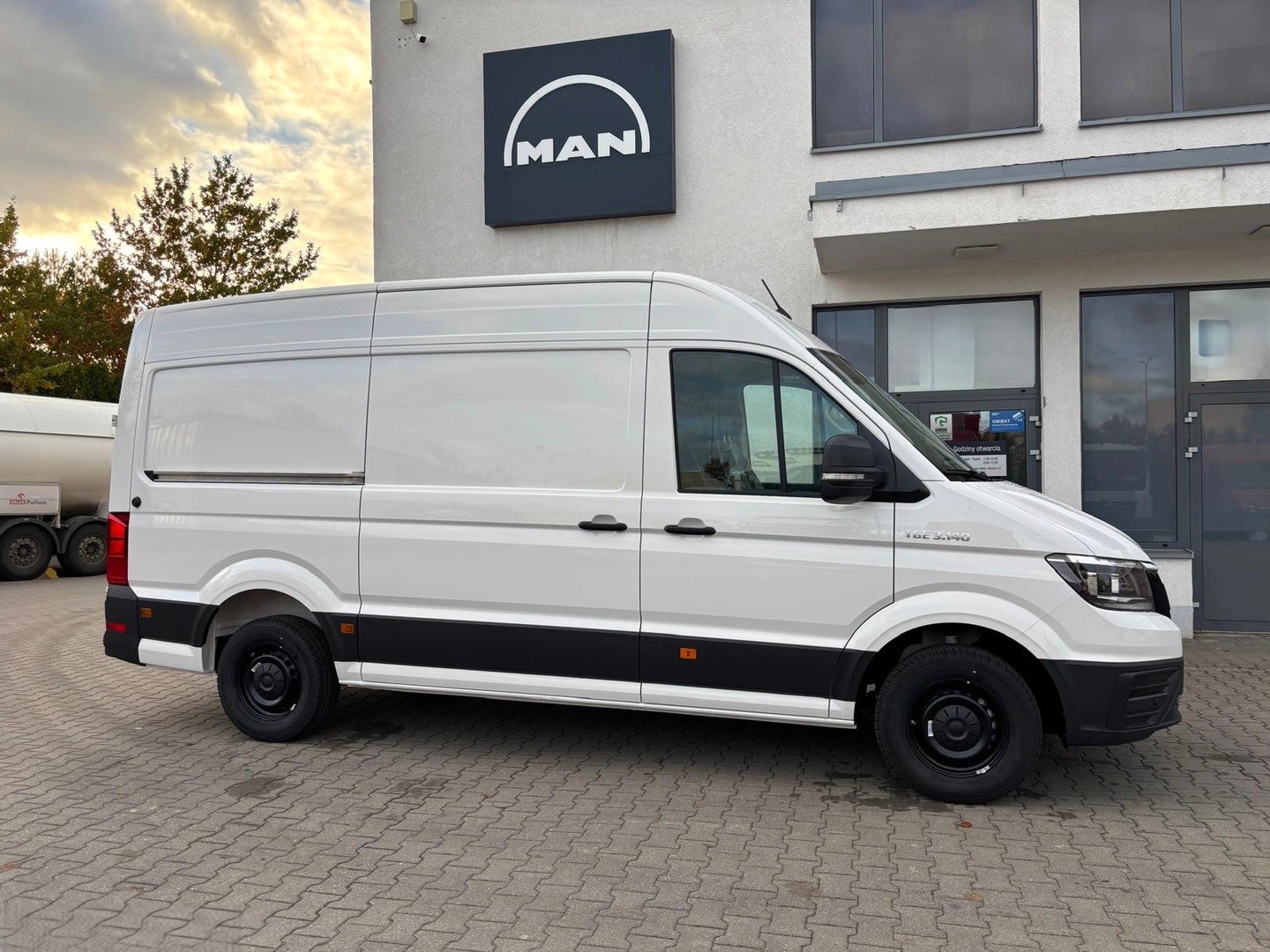 MAN TGE 3.5 Lang Kasten-image-3