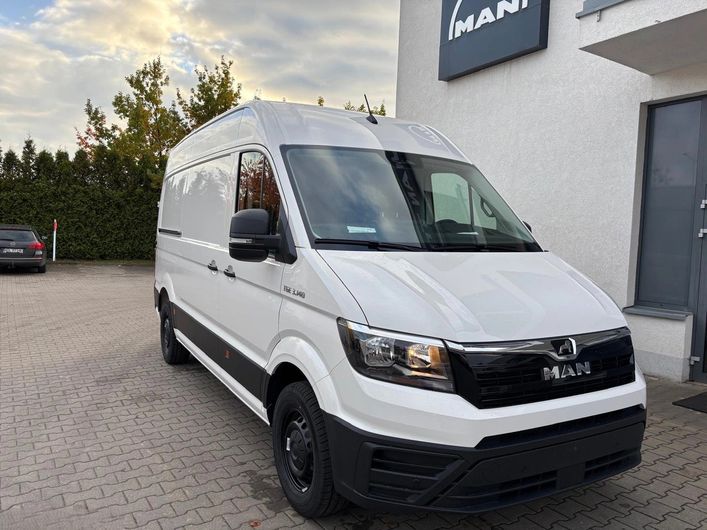 MAN TGE 3.5 Lang Kasten-image-2