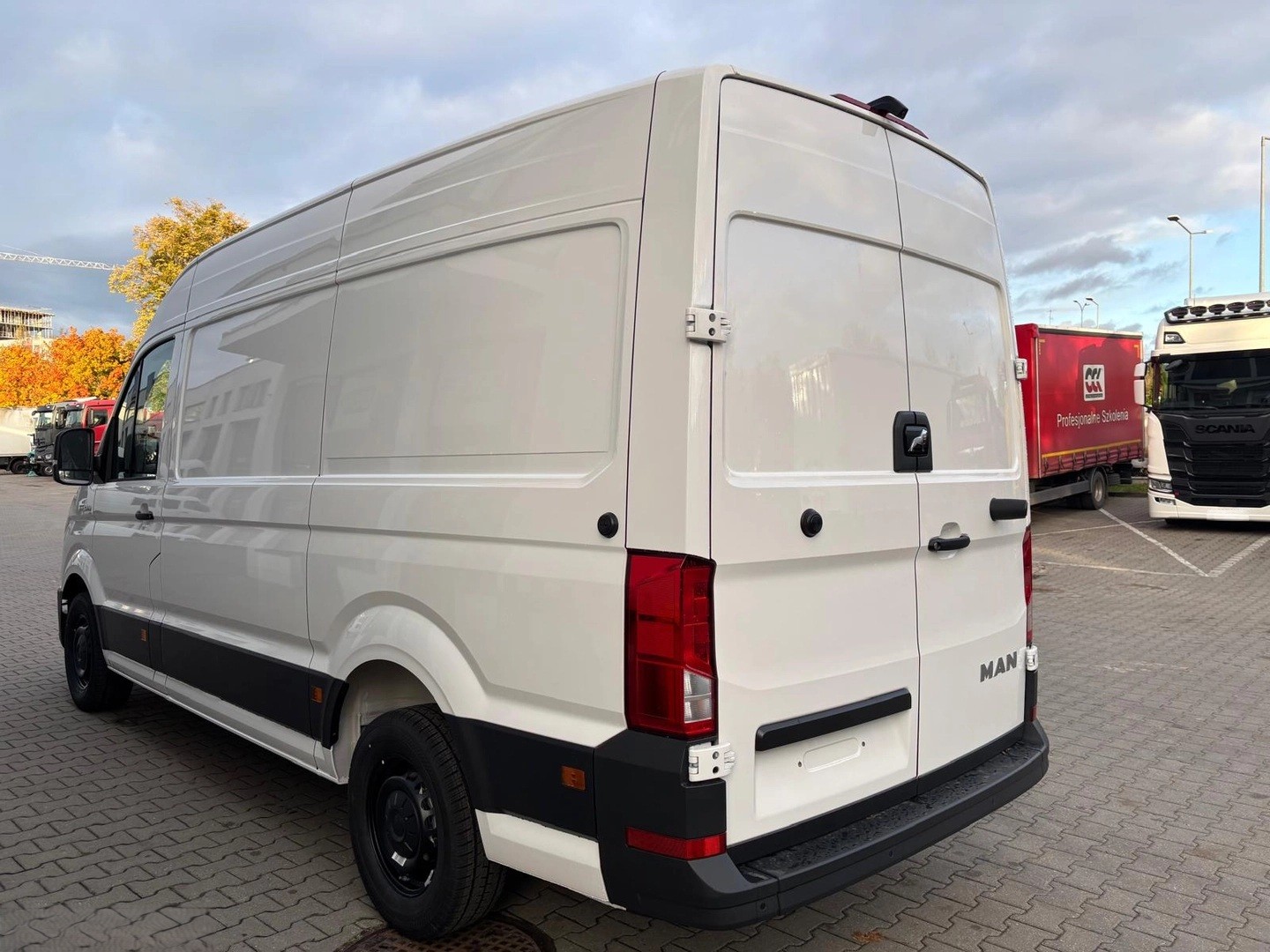 MAN TGE 3.5 Lang Kasten-image-7