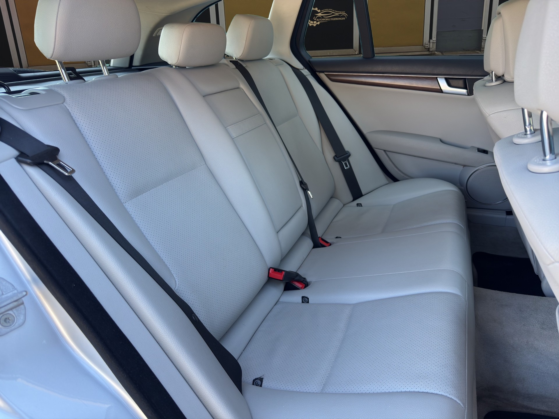 MERCEDES-BENZ C 250 CDI Elégance 4Matic 7G-Tronic-image-12