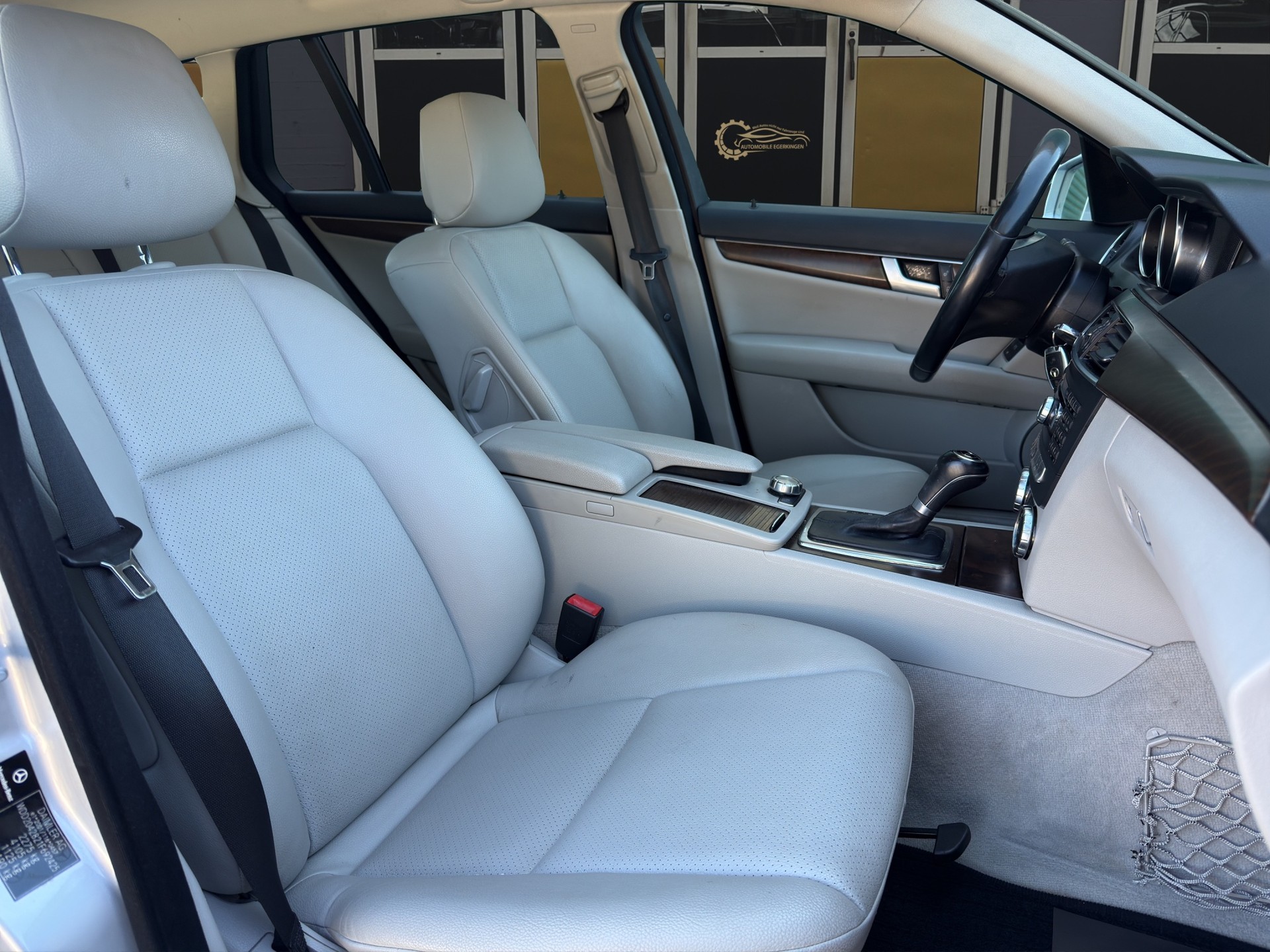 MERCEDES-BENZ C 250 CDI Elégance 4Matic 7G-Tronic-image-9