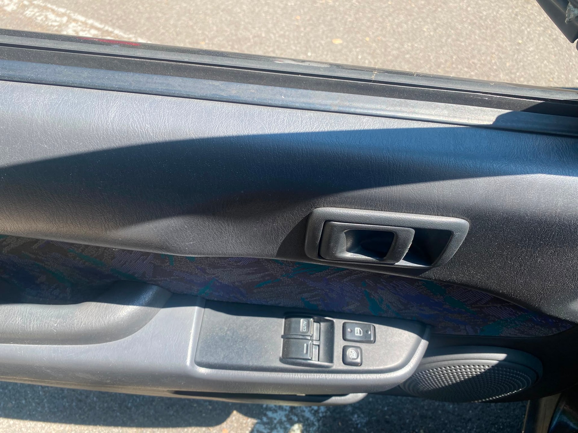 TOYOTA Paseo 1.5 Coupé - Expertisé : 08.10.2024 Valable jusqu’a Octobre 2026 + Supplément de retard 9 à 12 mois !-image-13
