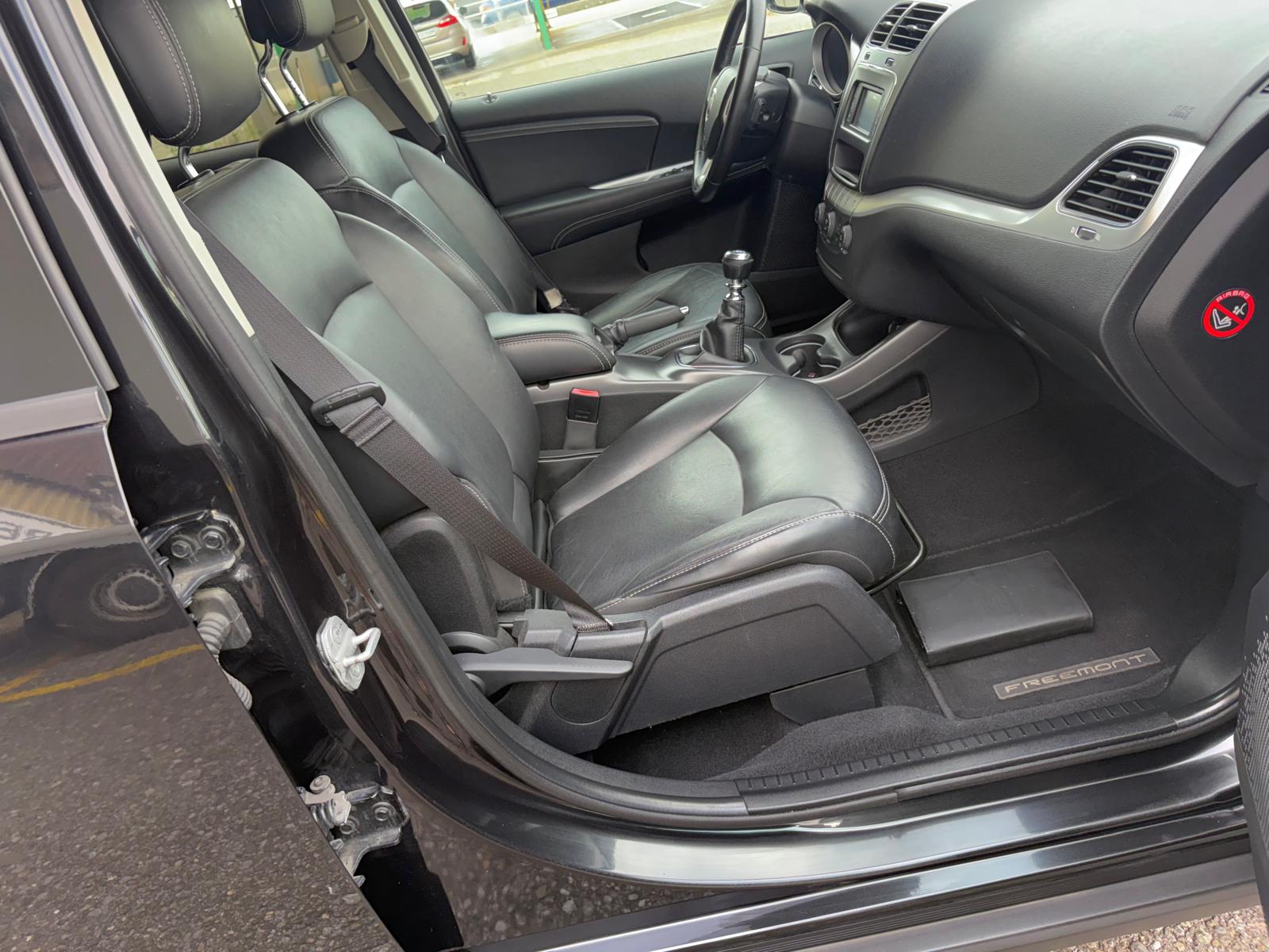 FIAT Freemont 2.0 MJ Urban 7-Sitz Leder AHK-image-8