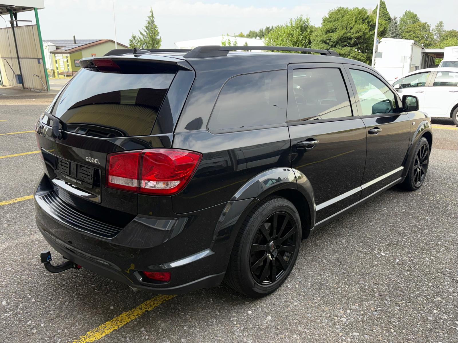 FIAT Freemont 2.0 MJ Urban 7-Sitz Leder AHK-image-1