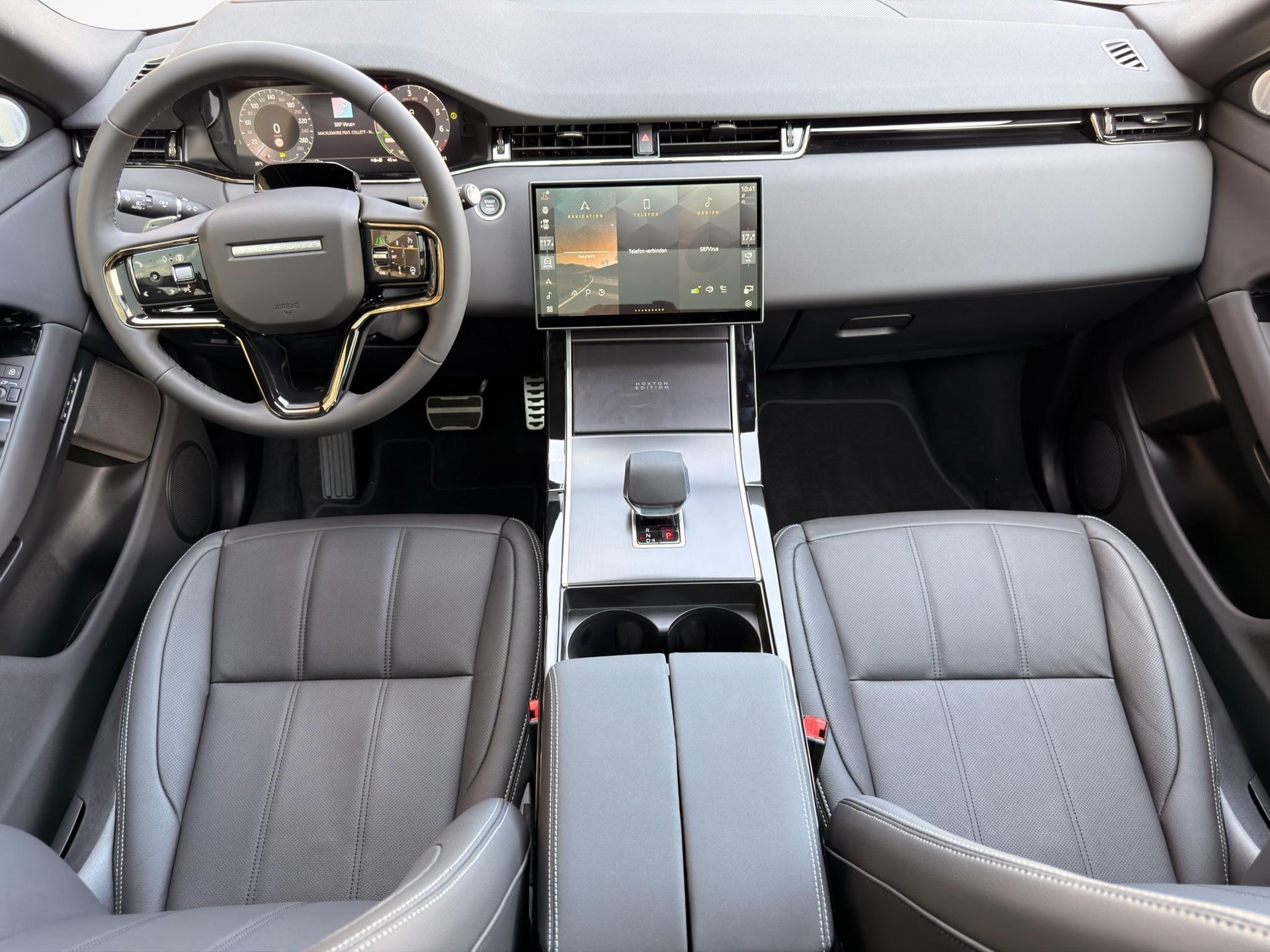 LAND ROVER Range Rover Evoque 1.5 T 270e Hoxton Edition-image-3
