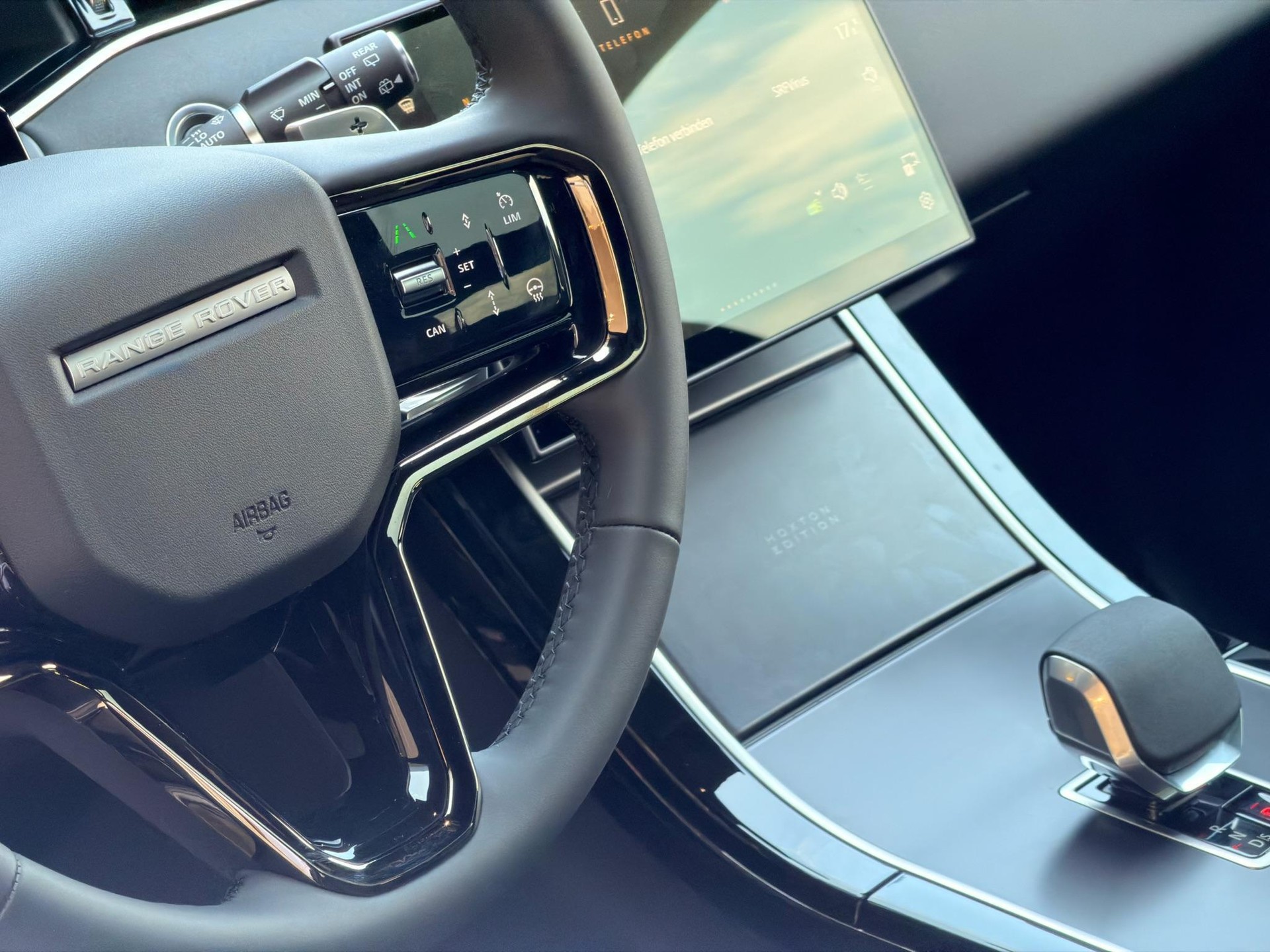 LAND ROVER Range Rover Evoque 1.5 T 270e Hoxton Edition-image-11