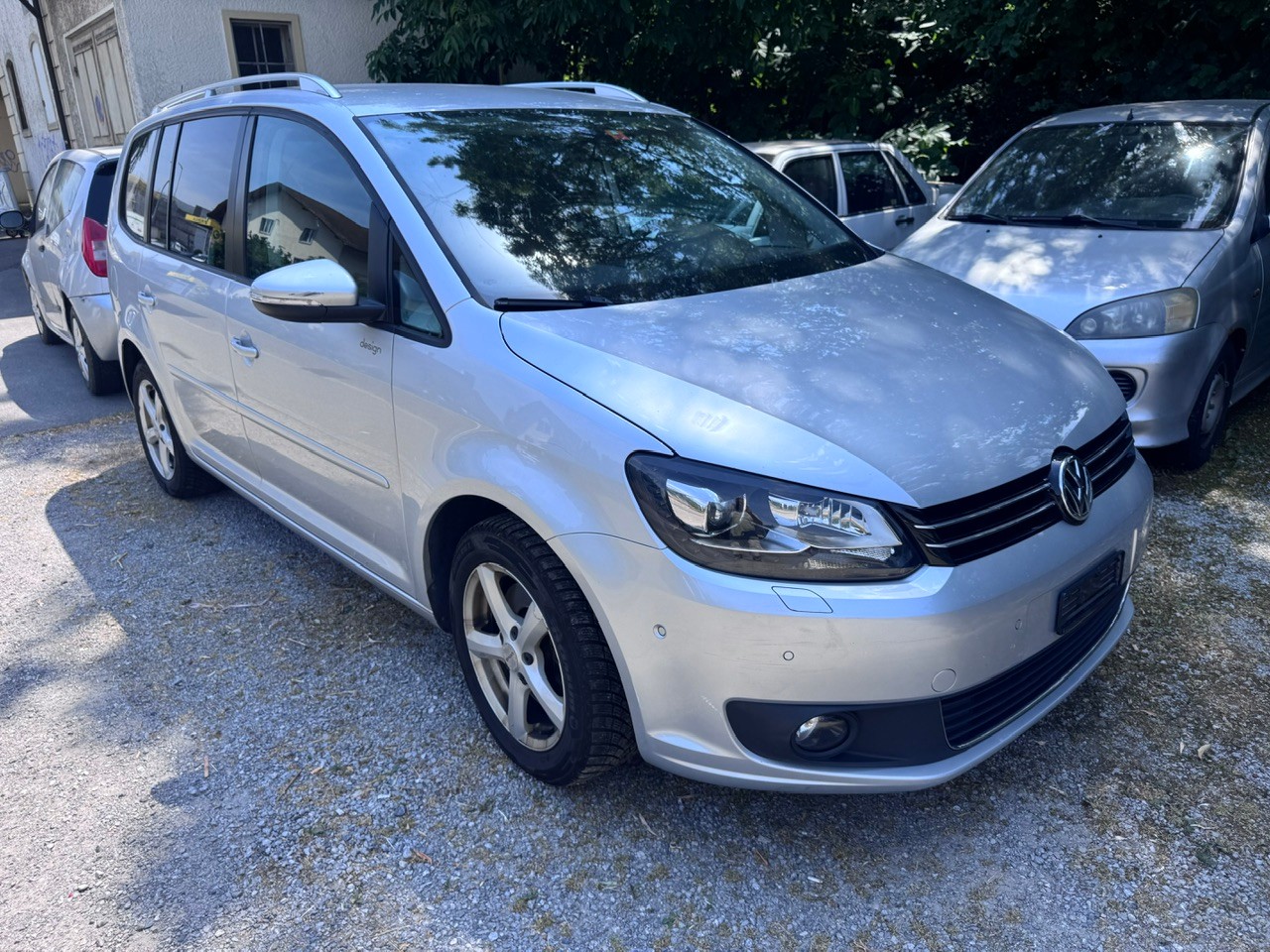 VW Touran 2.0 TDI BlueMotion Technology 65th Edition-image-2