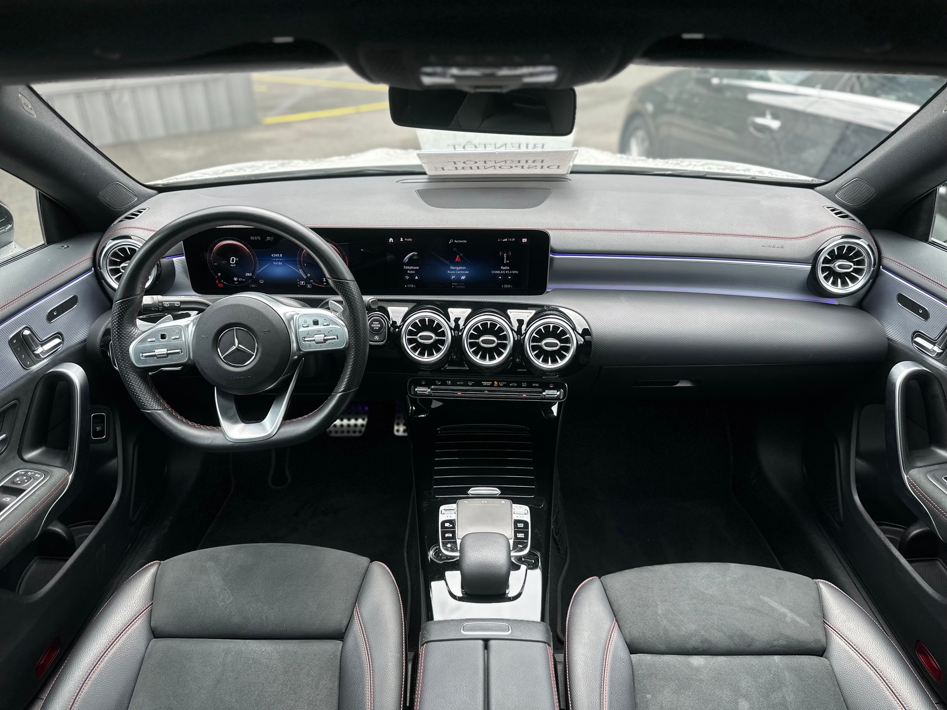 MERCEDES-BENZ CLA 220 Shooting Brake 7G-DCT AMG Line-image-11