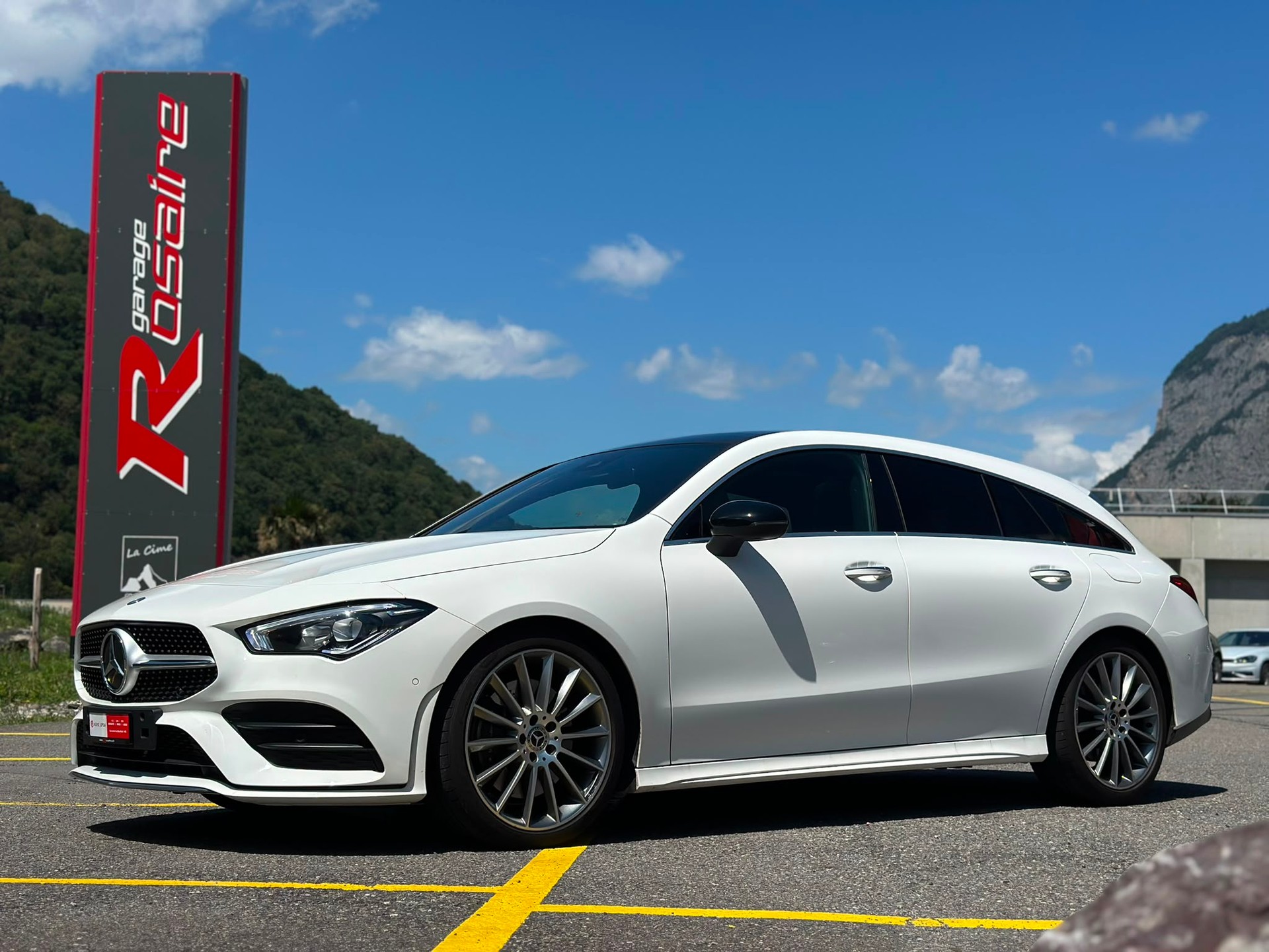 MERCEDES-BENZ CLA 220 Shooting Brake 7G-DCT AMG Line-image-1