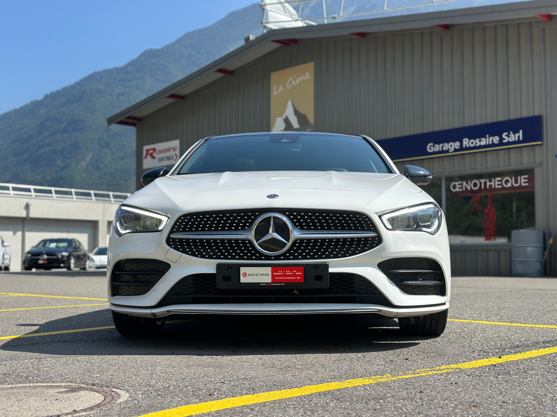 MERCEDES-BENZ CLA 220 Shooting Brake 7G-DCT AMG Line-image-2