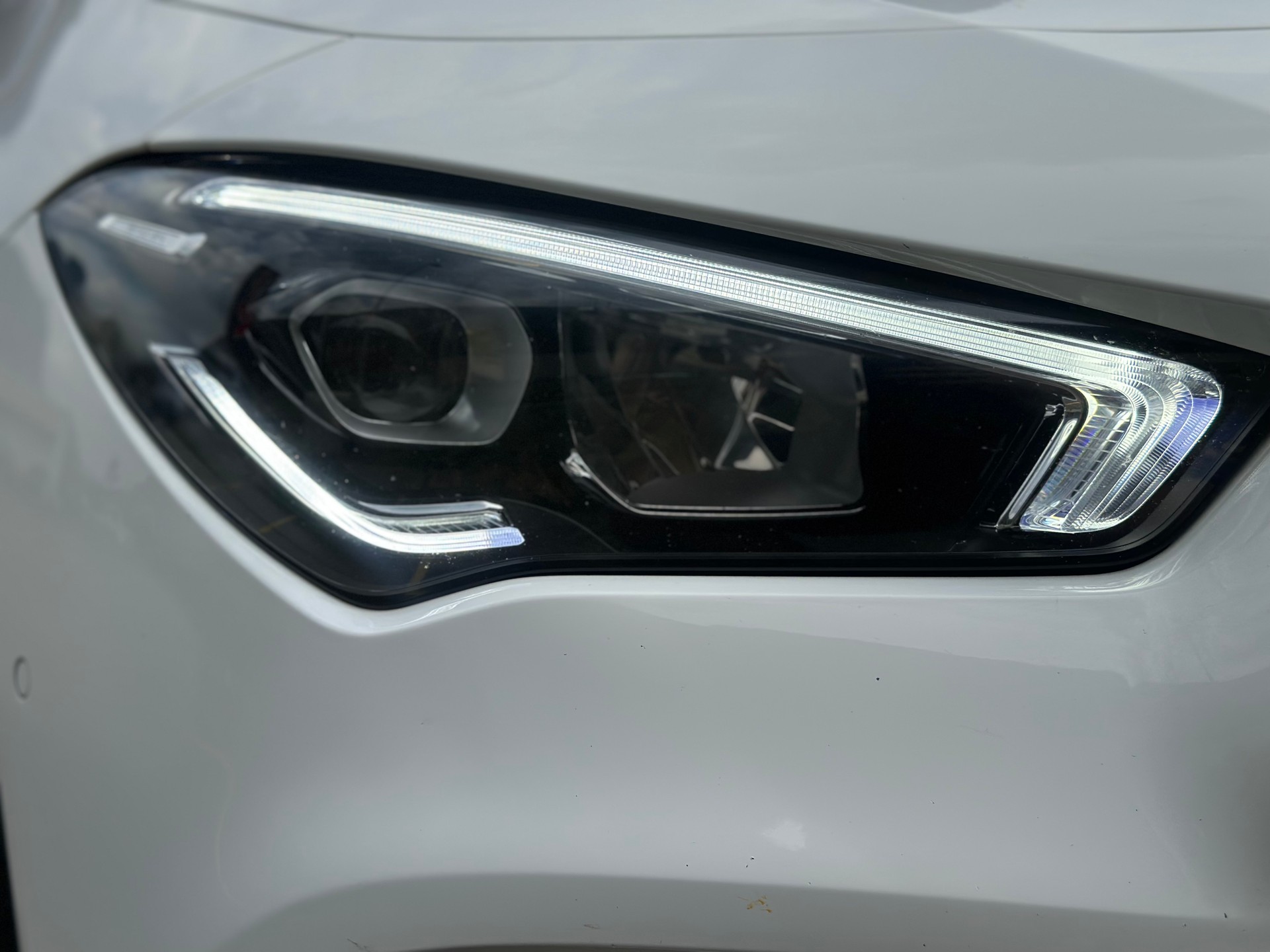 MERCEDES-BENZ CLA 220 Shooting Brake 7G-DCT AMG Line-image-9