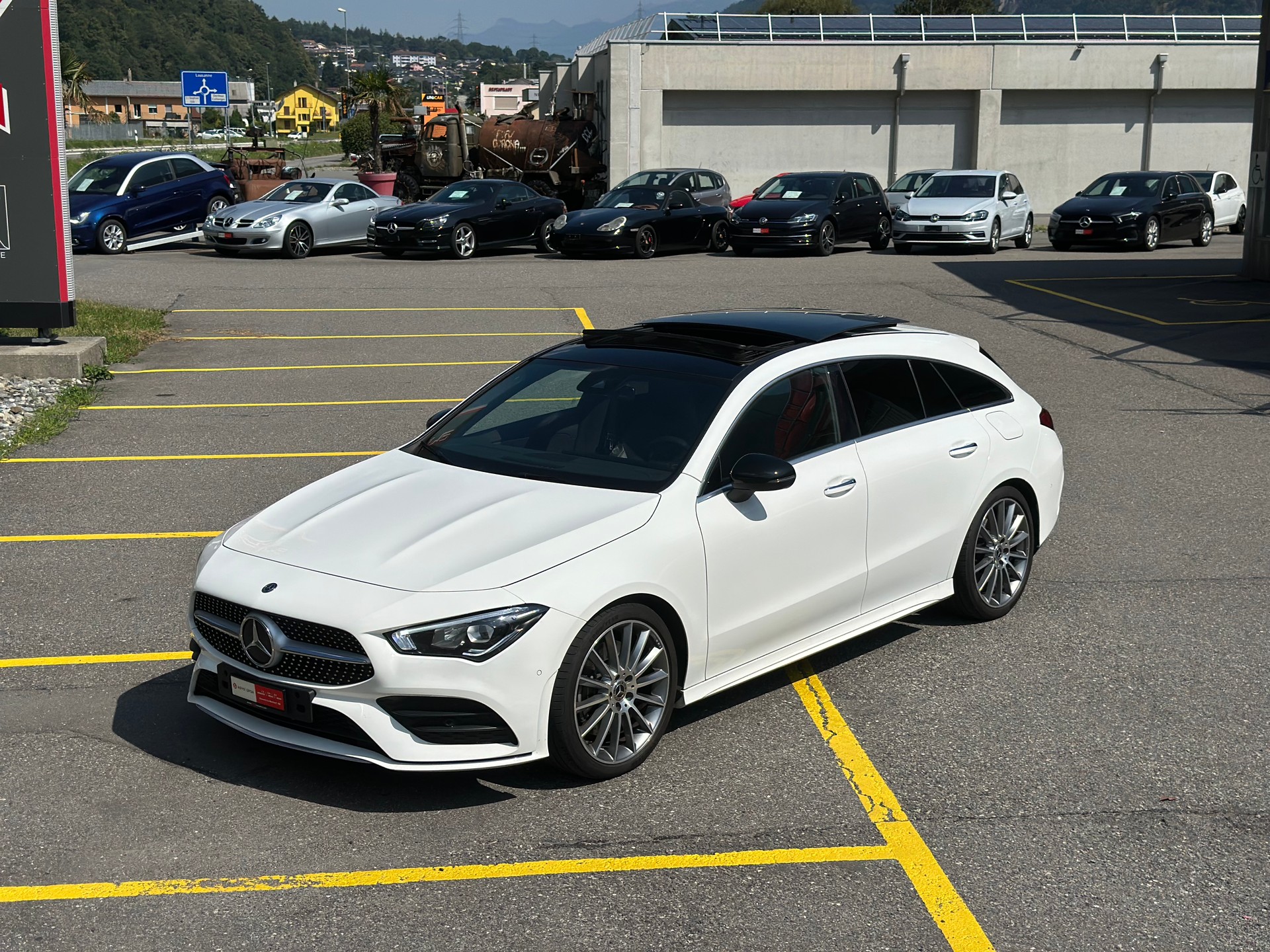 MERCEDES-BENZ CLA 220 Shooting Brake 7G-DCT AMG Line-image-1
