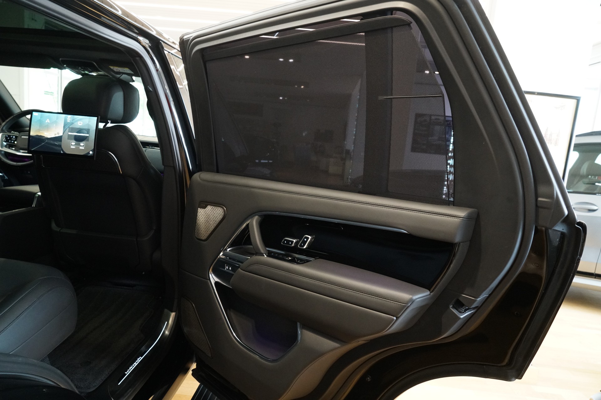 LAND ROVER Range Rover LWB P460e Si6 PHEV Autobiography Automatic-image-21