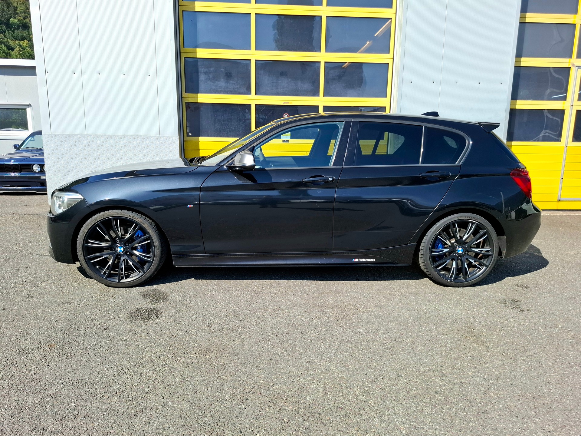BMW M135i xDrive Steptronic-image-7