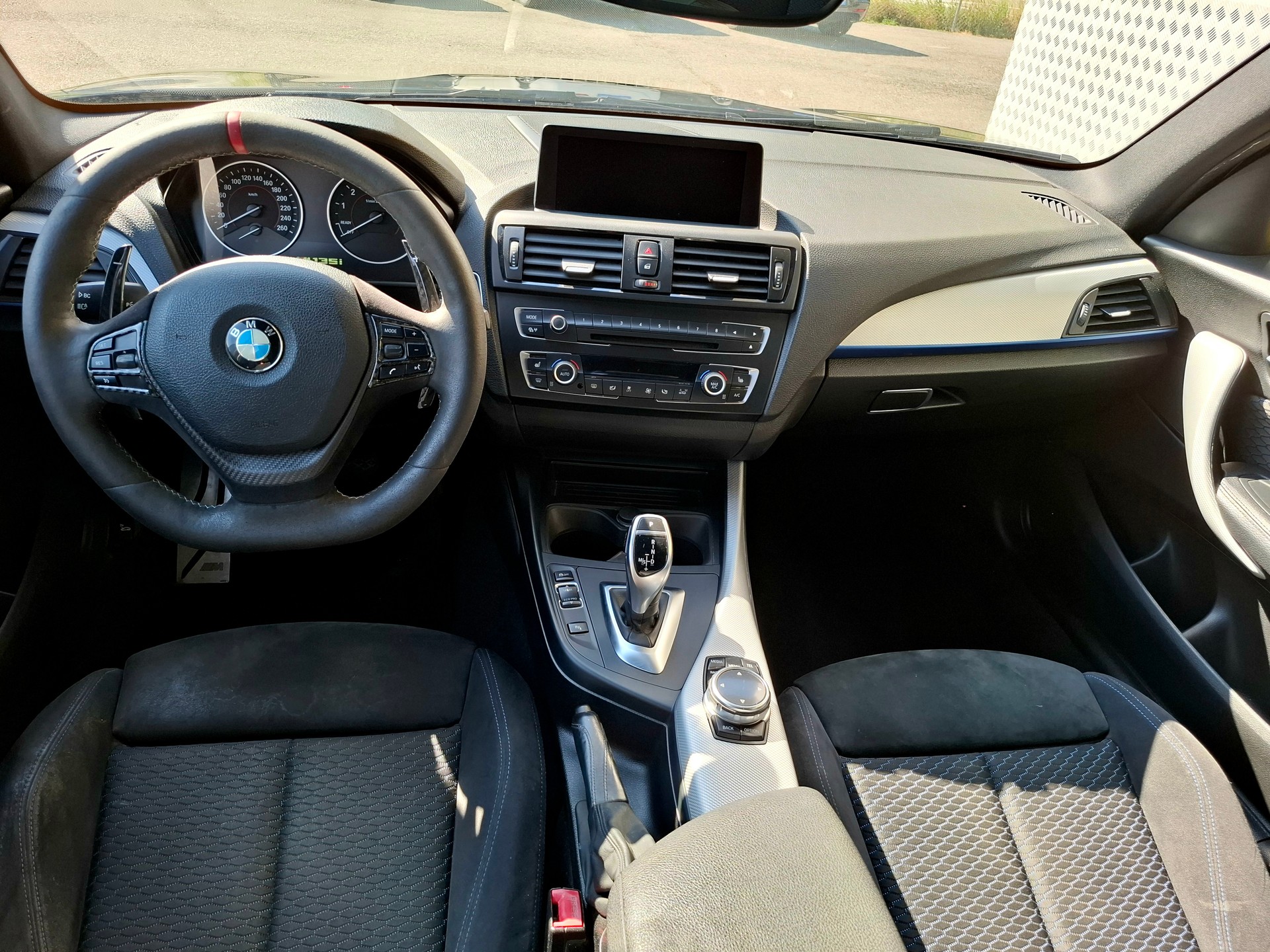 BMW M135i xDrive Steptronic-image-9