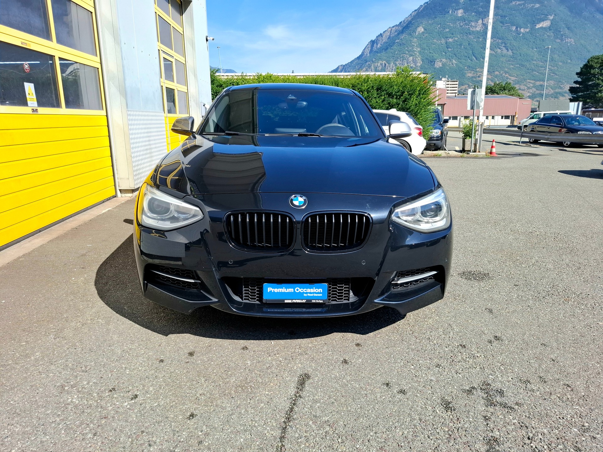 BMW M135i xDrive Steptronic-image-2