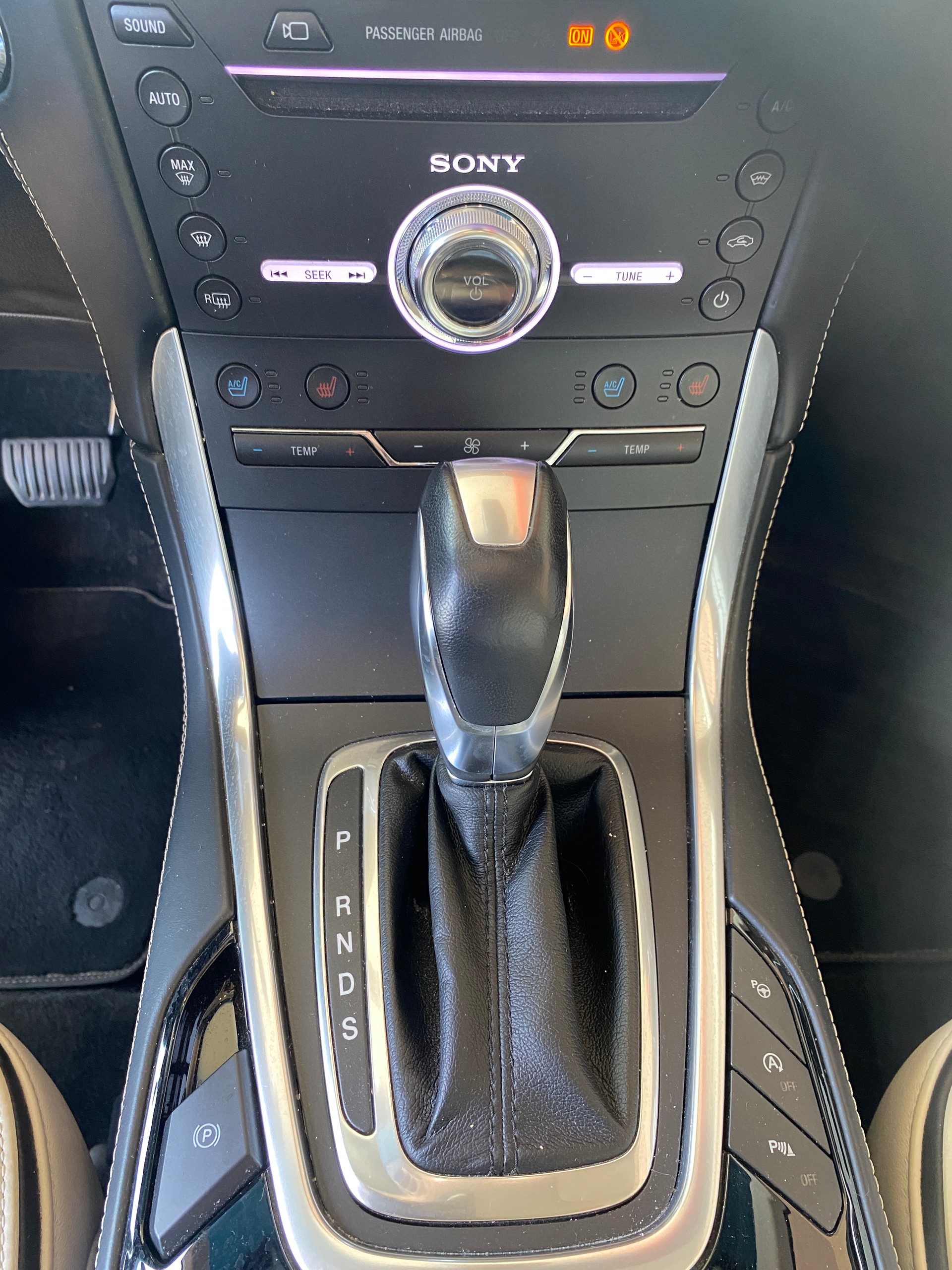 FORD Edge 2.0 TDCi Vignale 4WD PowerShift-image-12