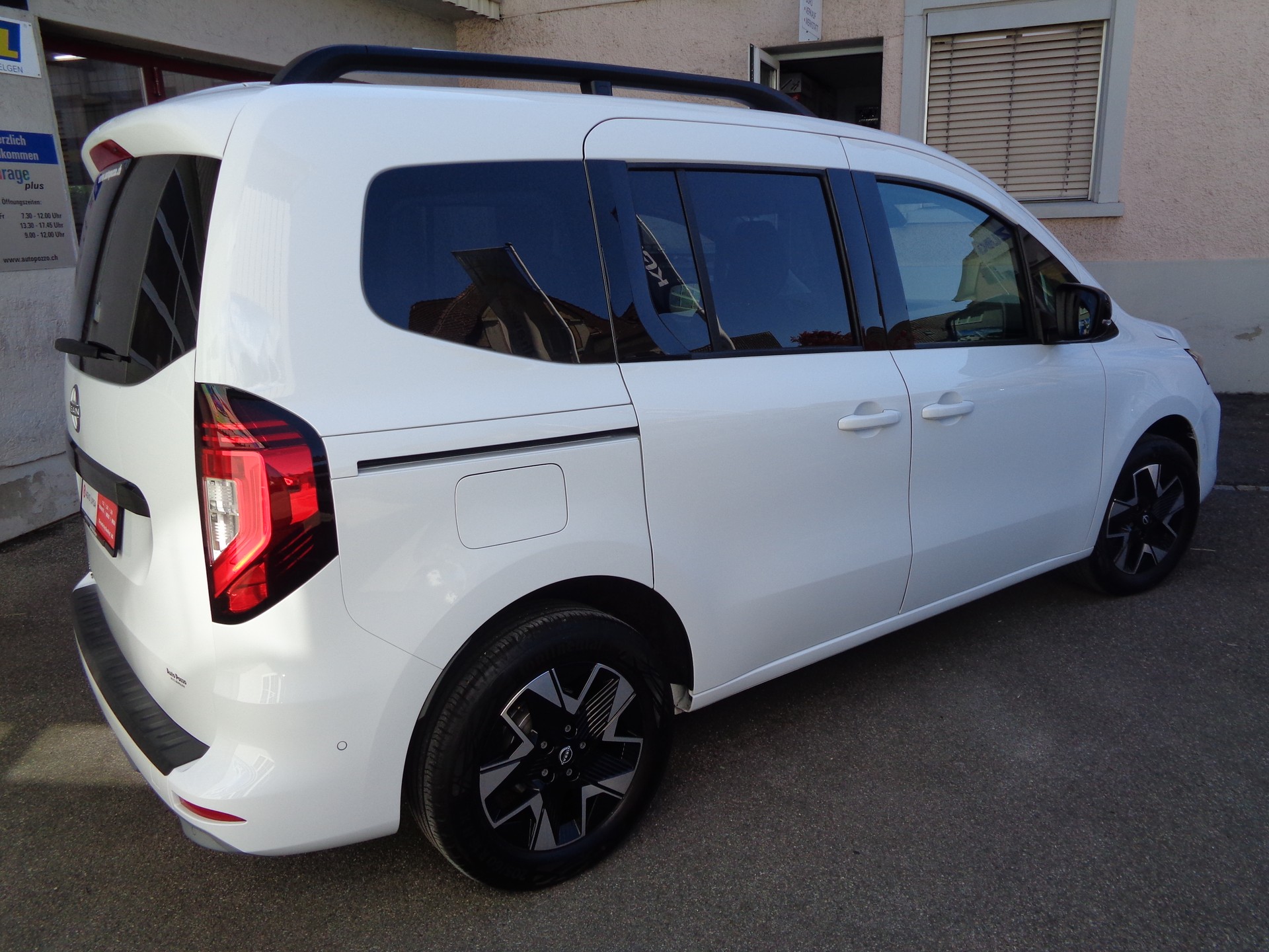 NISSAN Townstar Kombi 1.3 DIG-T L1 Tekna-image-2