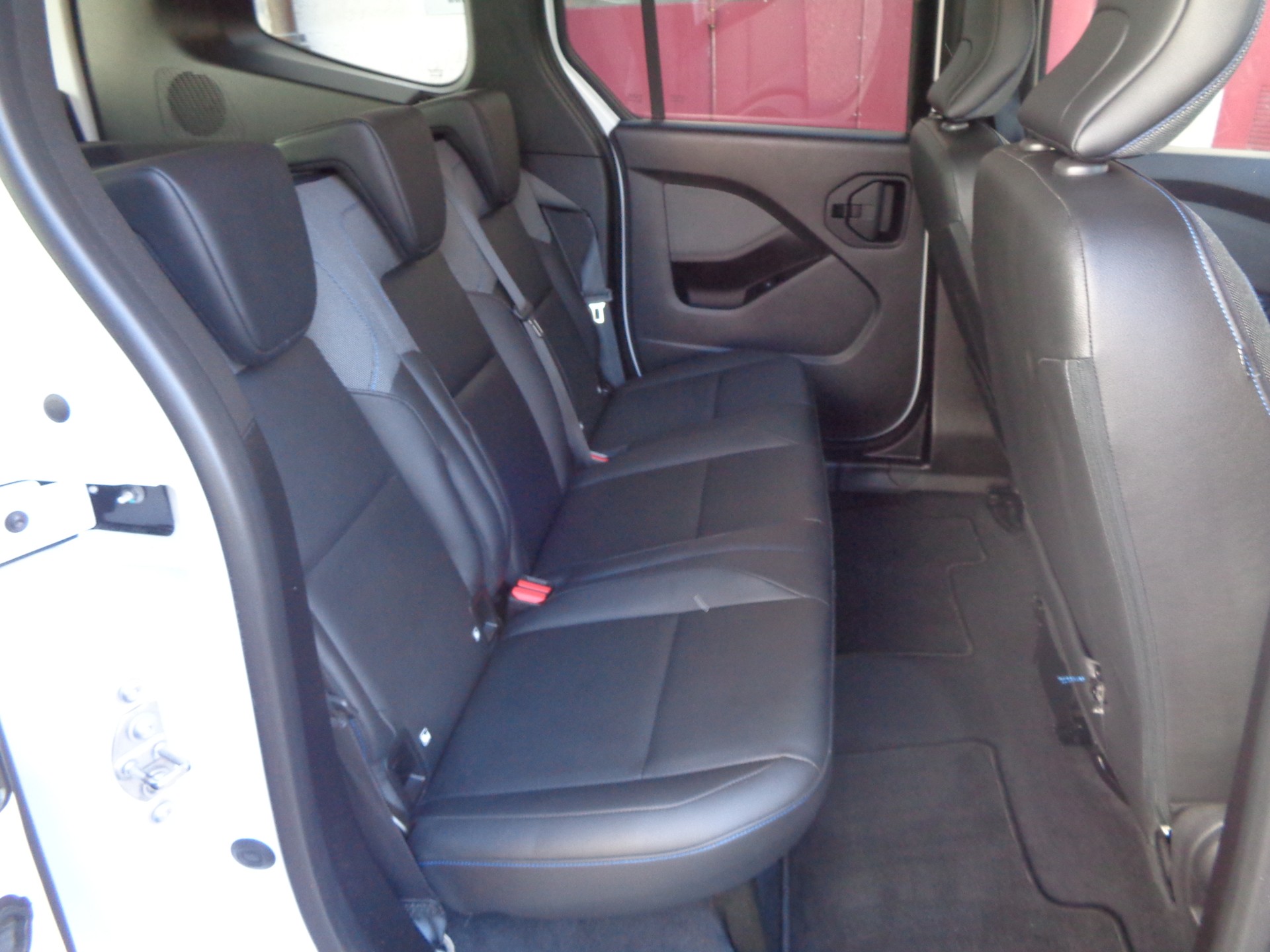NISSAN Townstar Kombi 1.3 DIG-T L1 Tekna-image-12