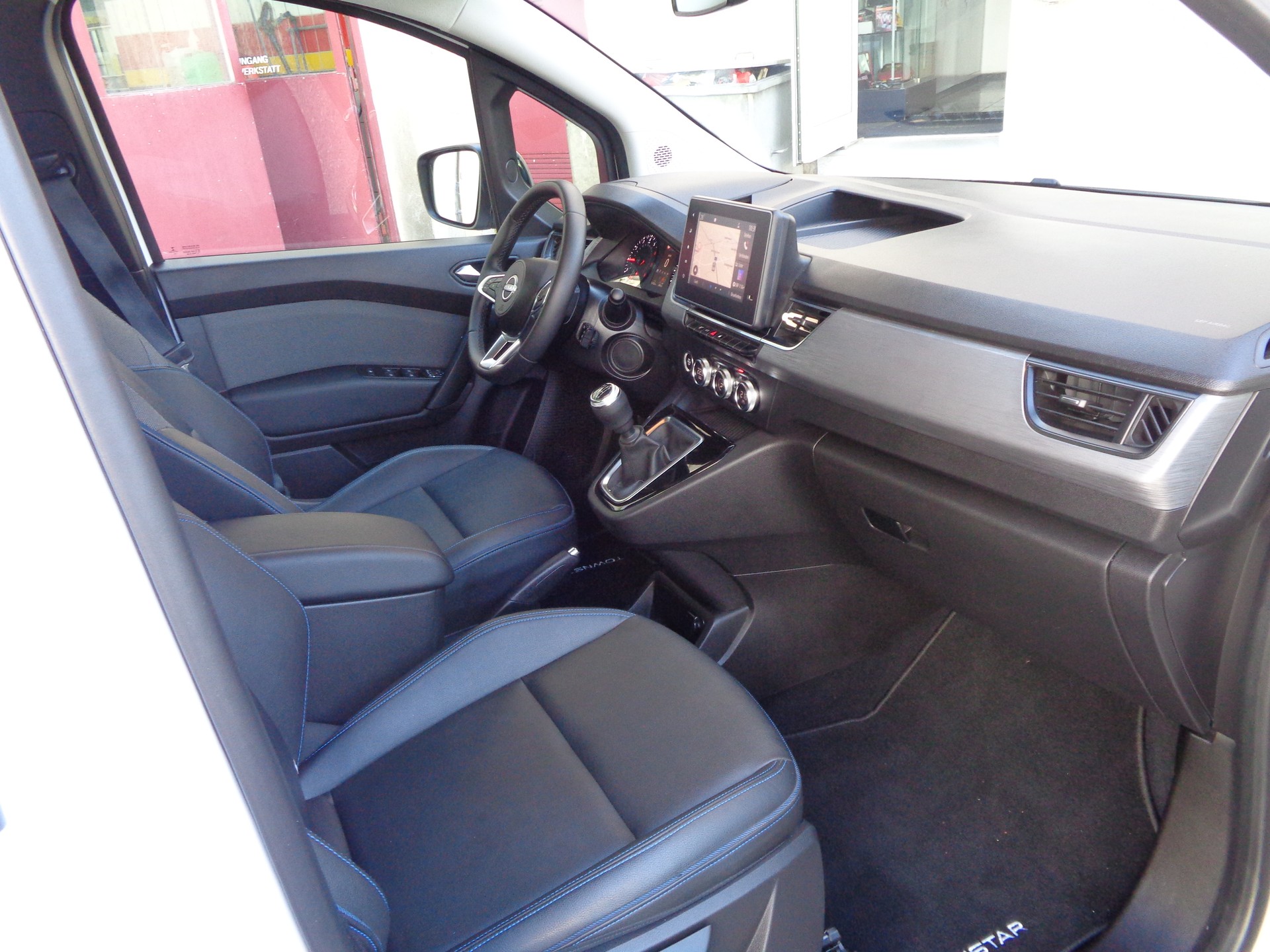 NISSAN Townstar Kombi 1.3 DIG-T L1 Tekna-image-13