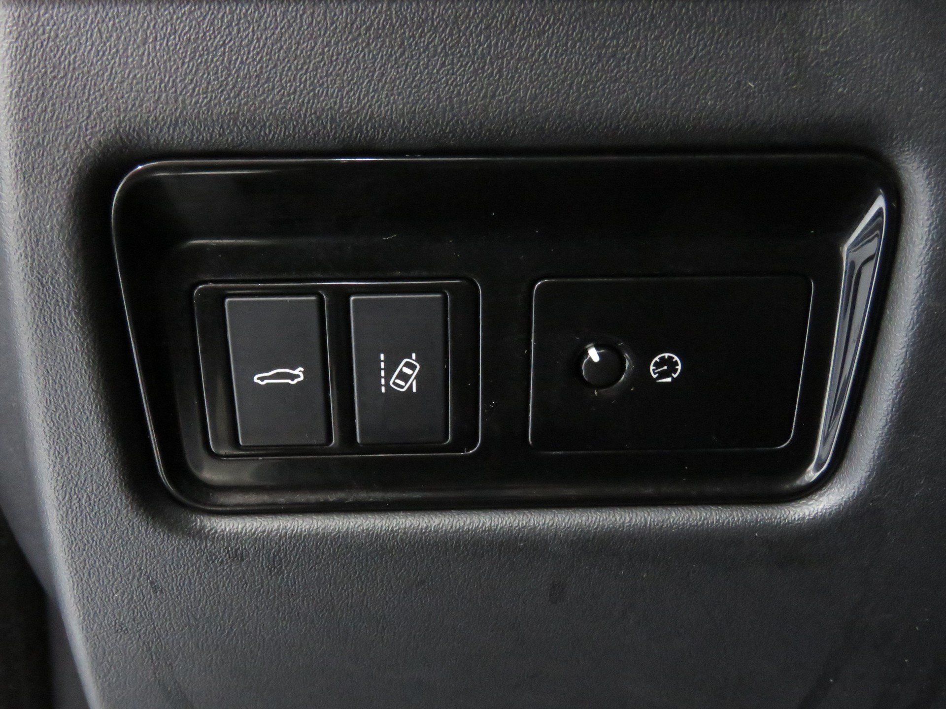 JAGUAR XE 20d Pure Automat-image-22
