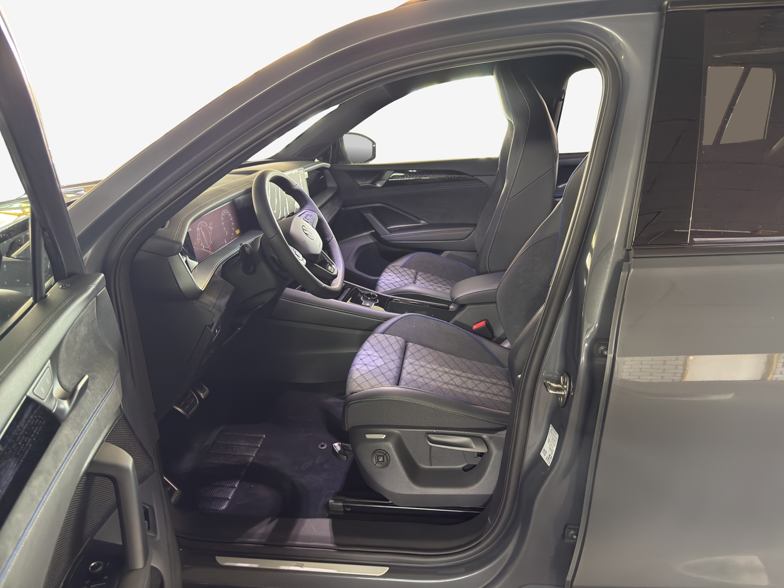 VW Tayron 2.0 TDI SCR R-Line 4Motion DSG-image-7
