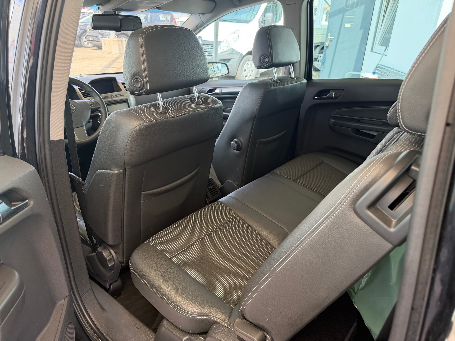 OPEL Zafira 2.0i 16V T-image-8