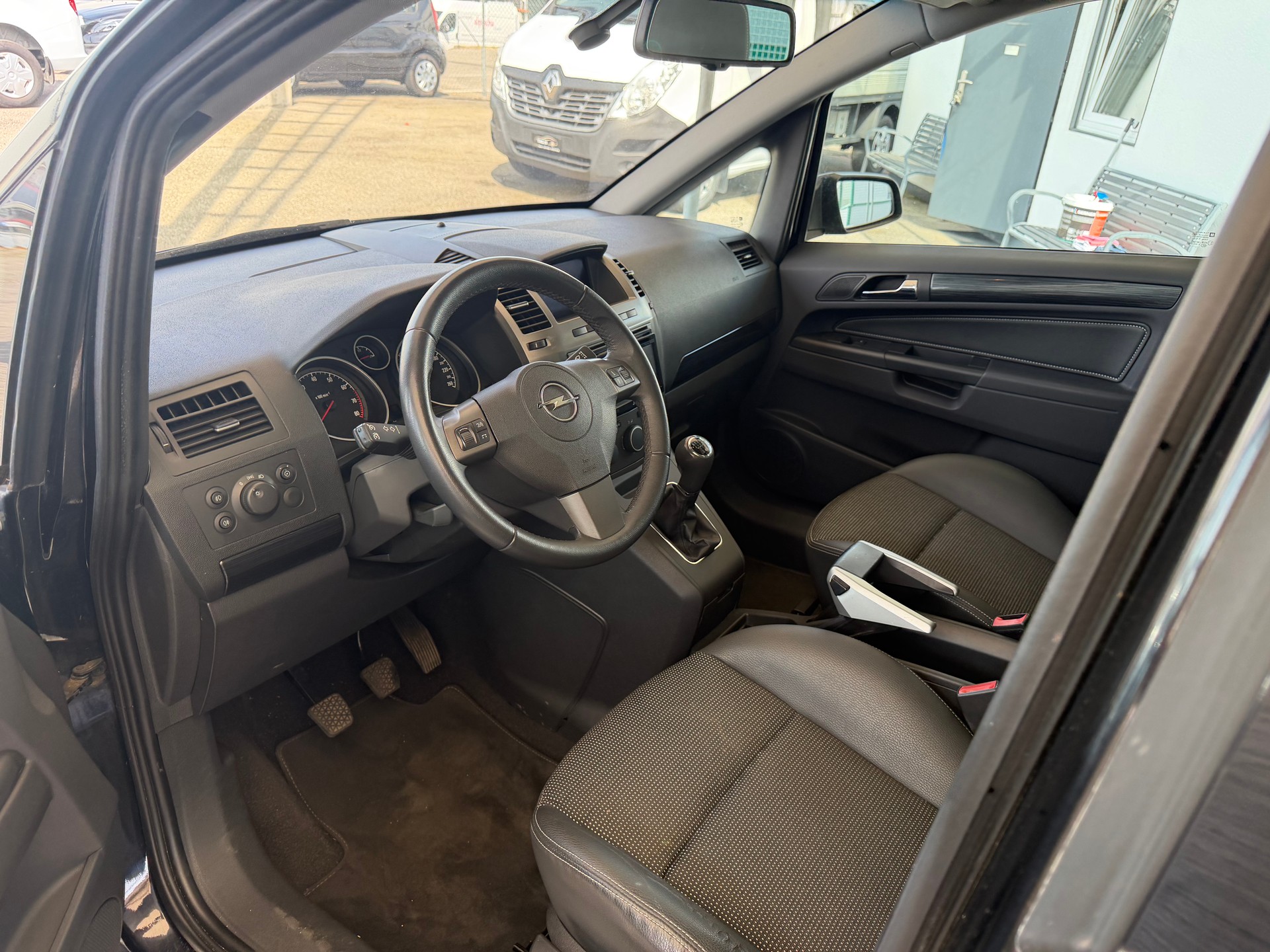 OPEL Zafira 2.0i 16V T-image-9