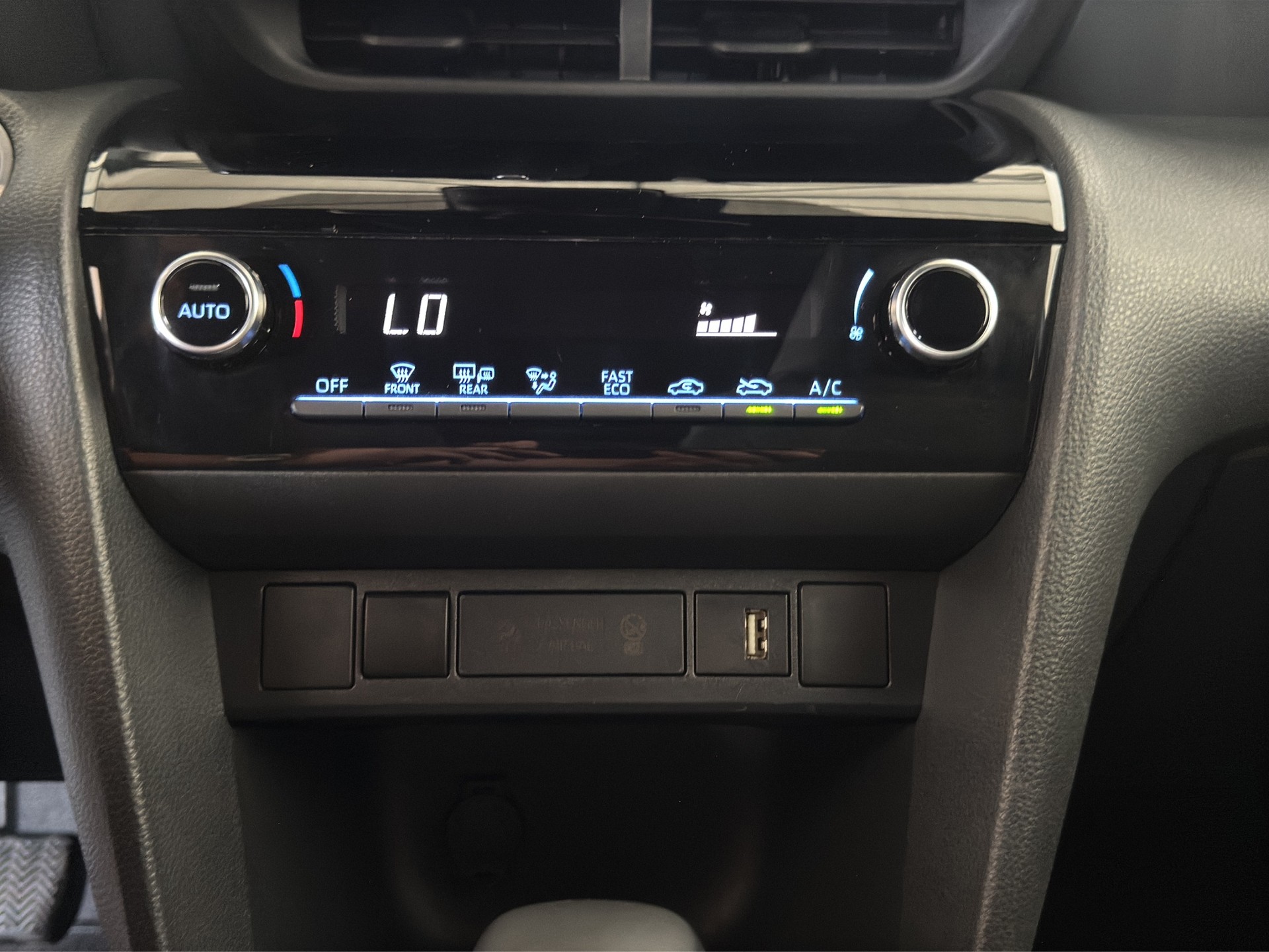 TOYOTA Yaris Cross 1.5 Trend e-CVT-image-14