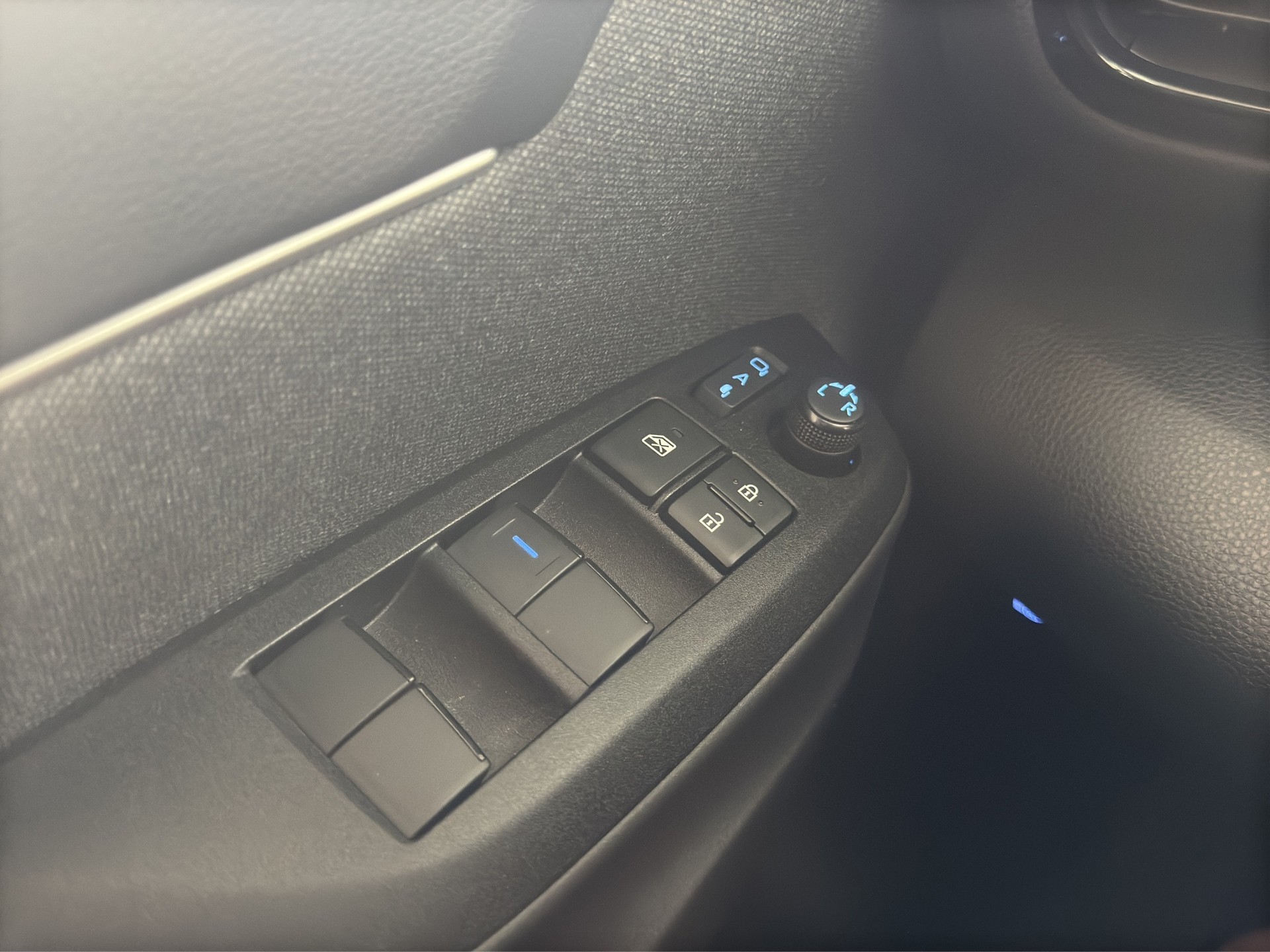 TOYOTA Yaris Cross 1.5 Trend e-CVT-image-11
