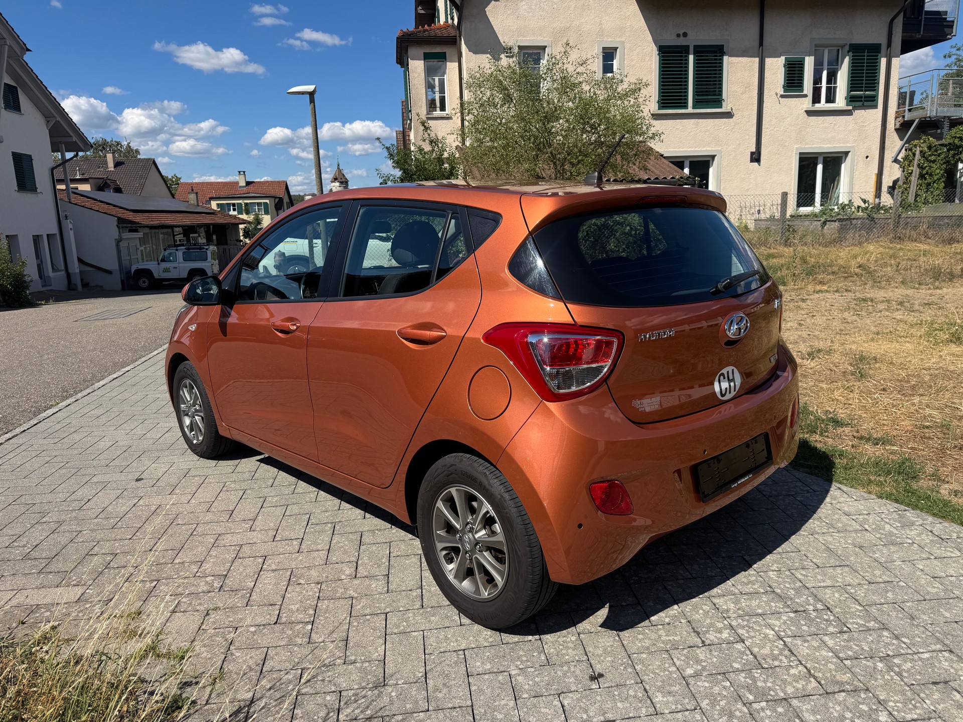 HYUNDAI i10 1.2 Style Automatic-image-4