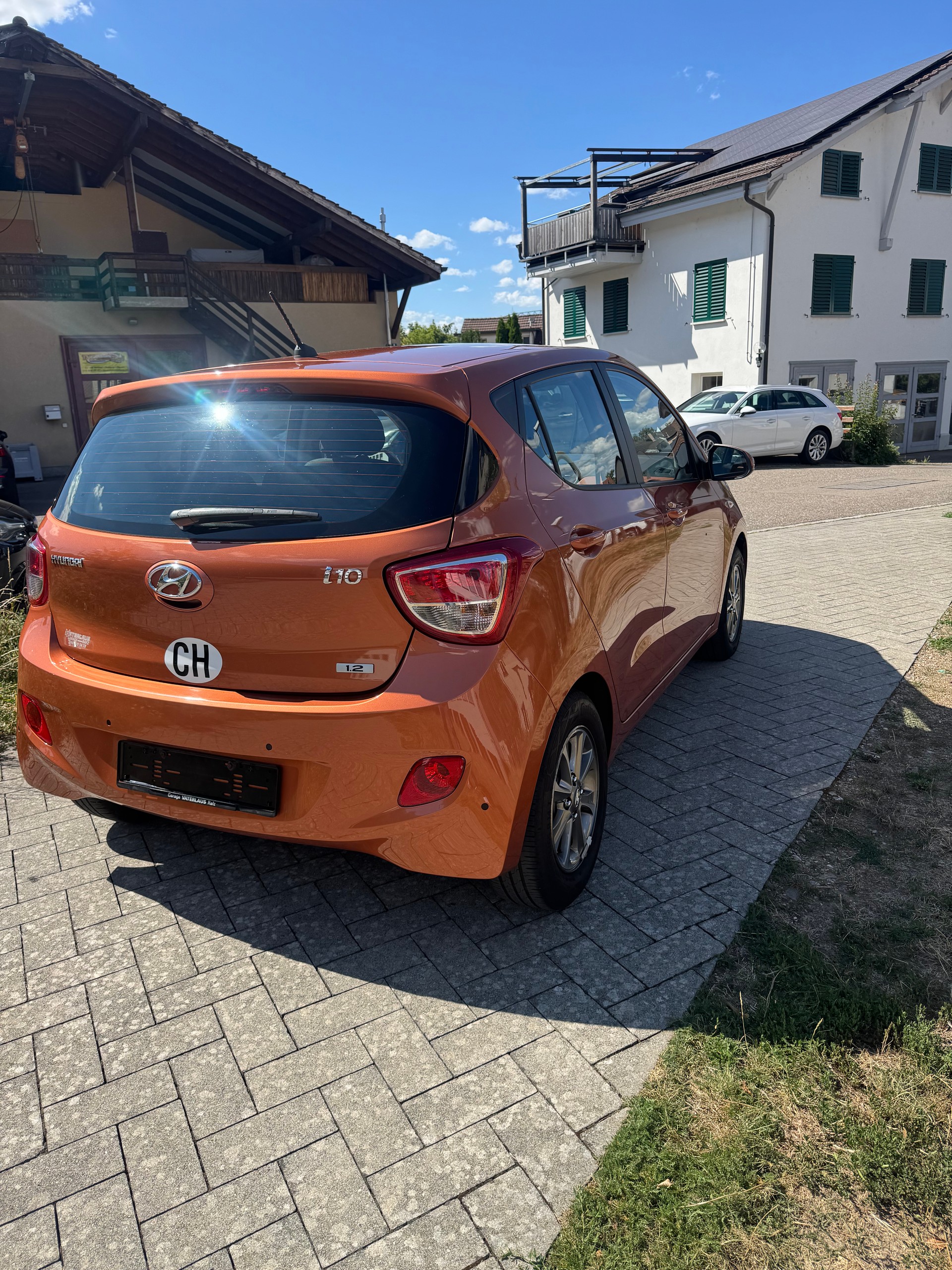 HYUNDAI i10 1.2 Style Automatic-image-6