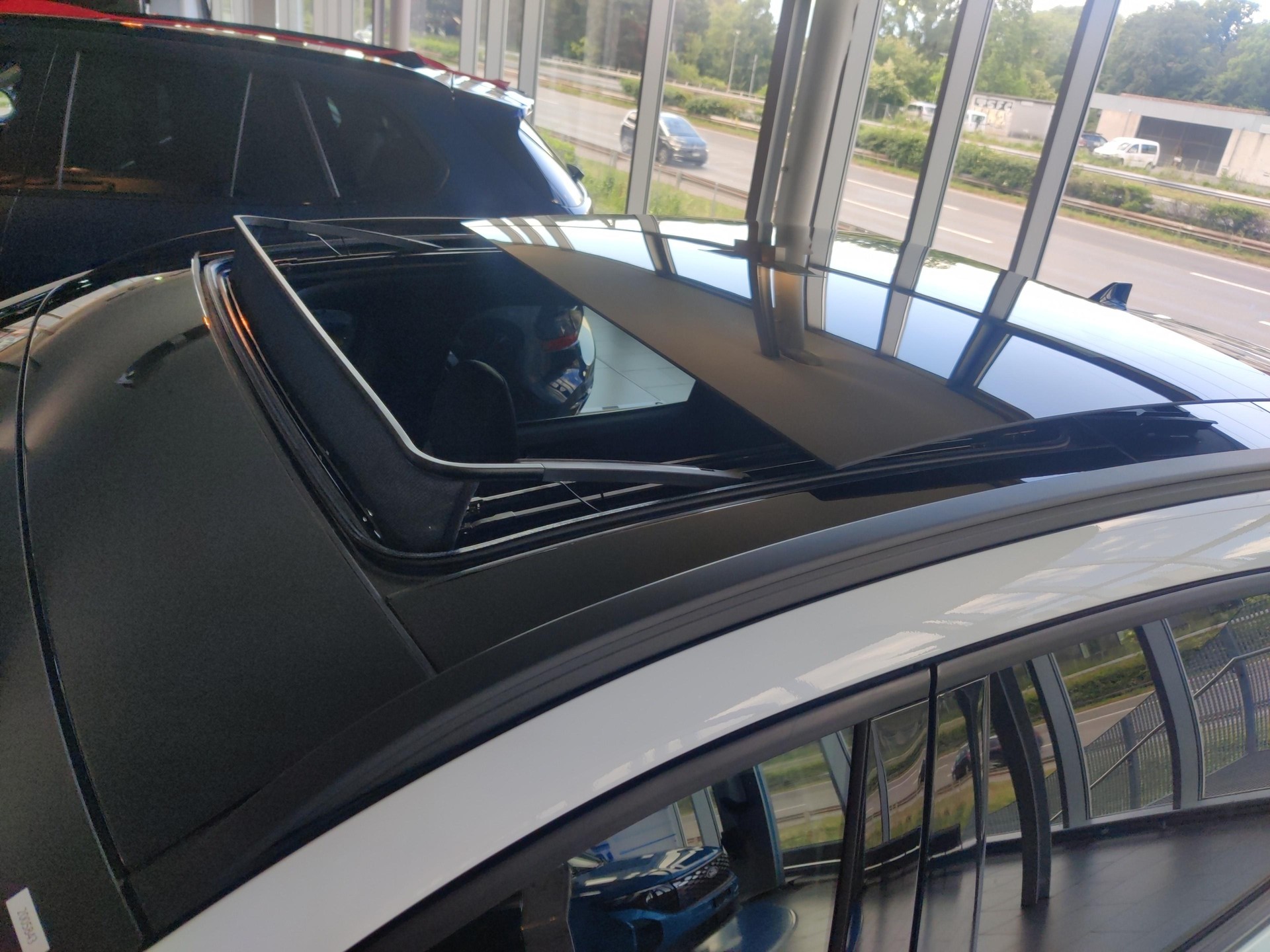FORD Kuga 2.5 Plug-in Hybrid ST-Line X-image-15
