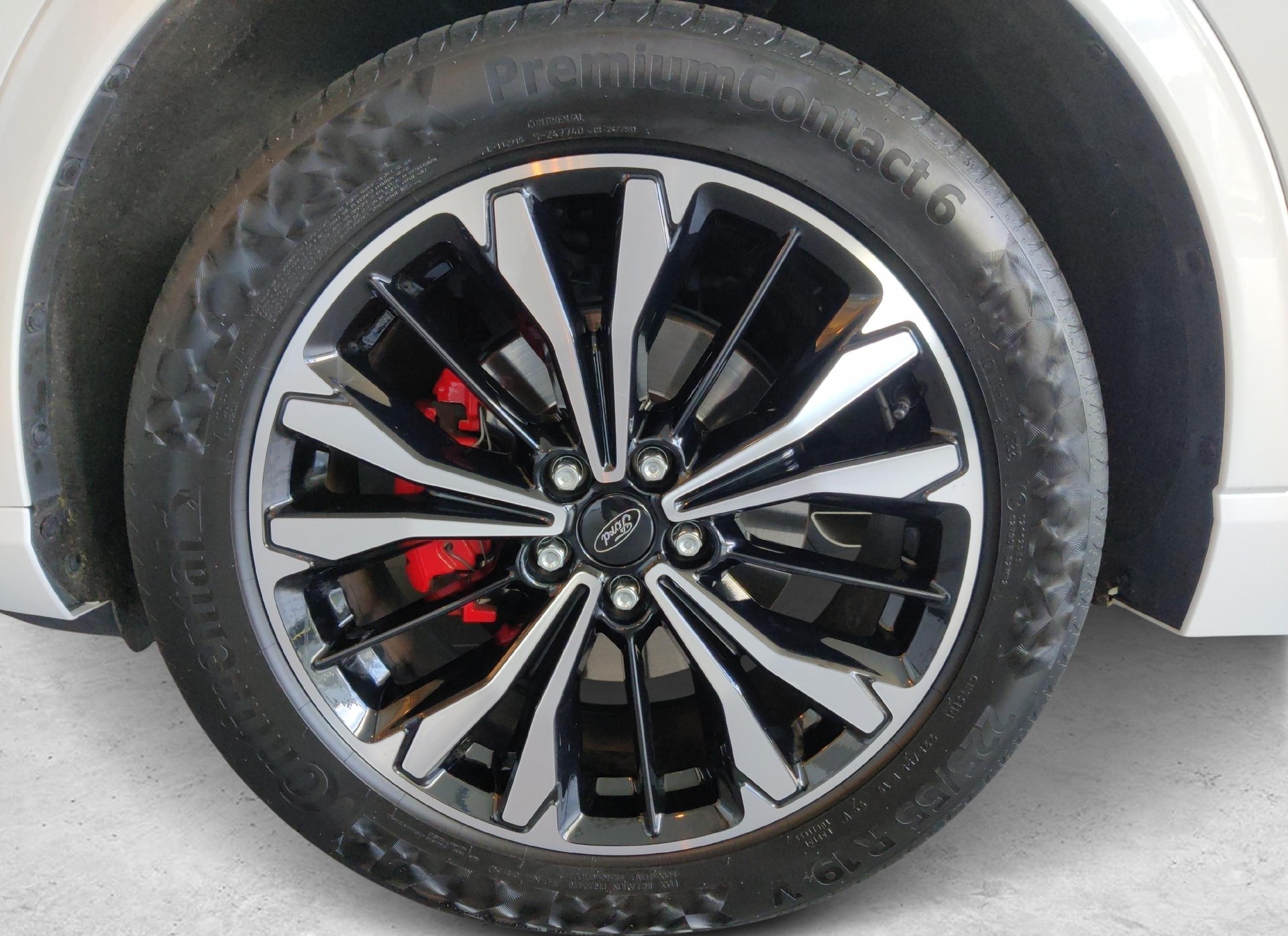FORD Kuga 2.5 Plug-in Hybrid ST-Line X-image-17