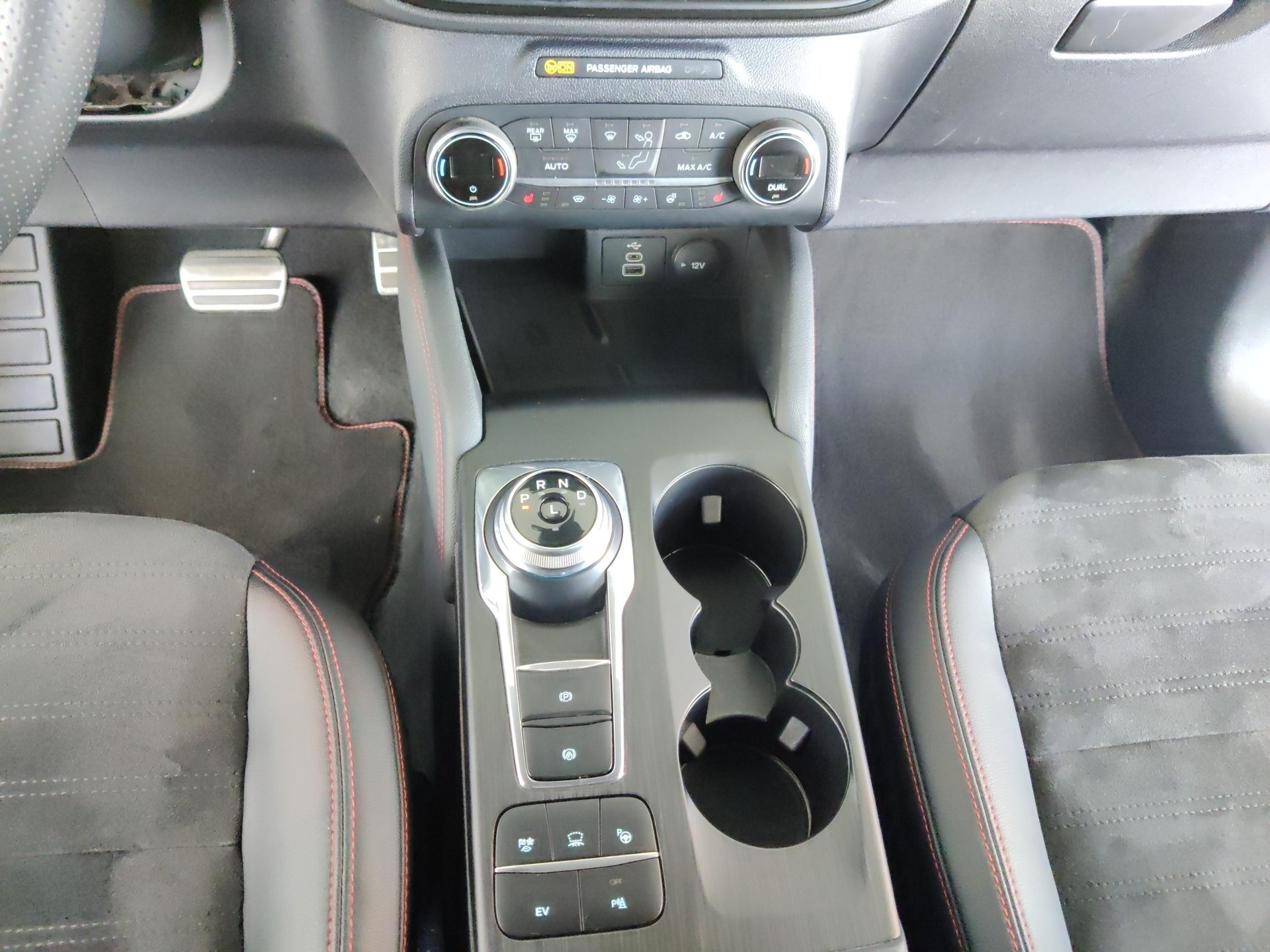 FORD Kuga 2.5 Plug-in Hybrid ST-Line X-image-12