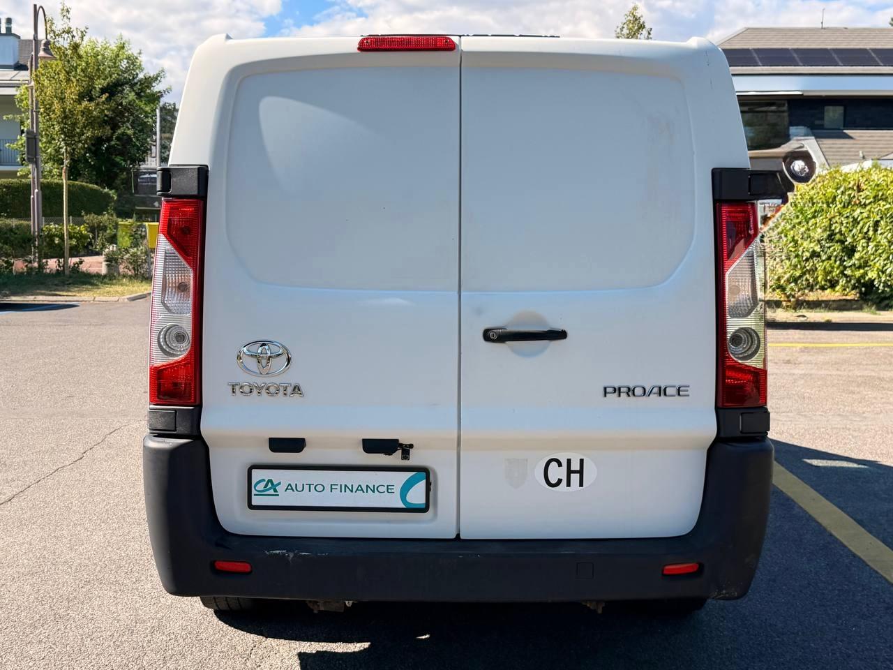 TOYOTA Proace 1.6D Glass Van Terra L1H1-image-4