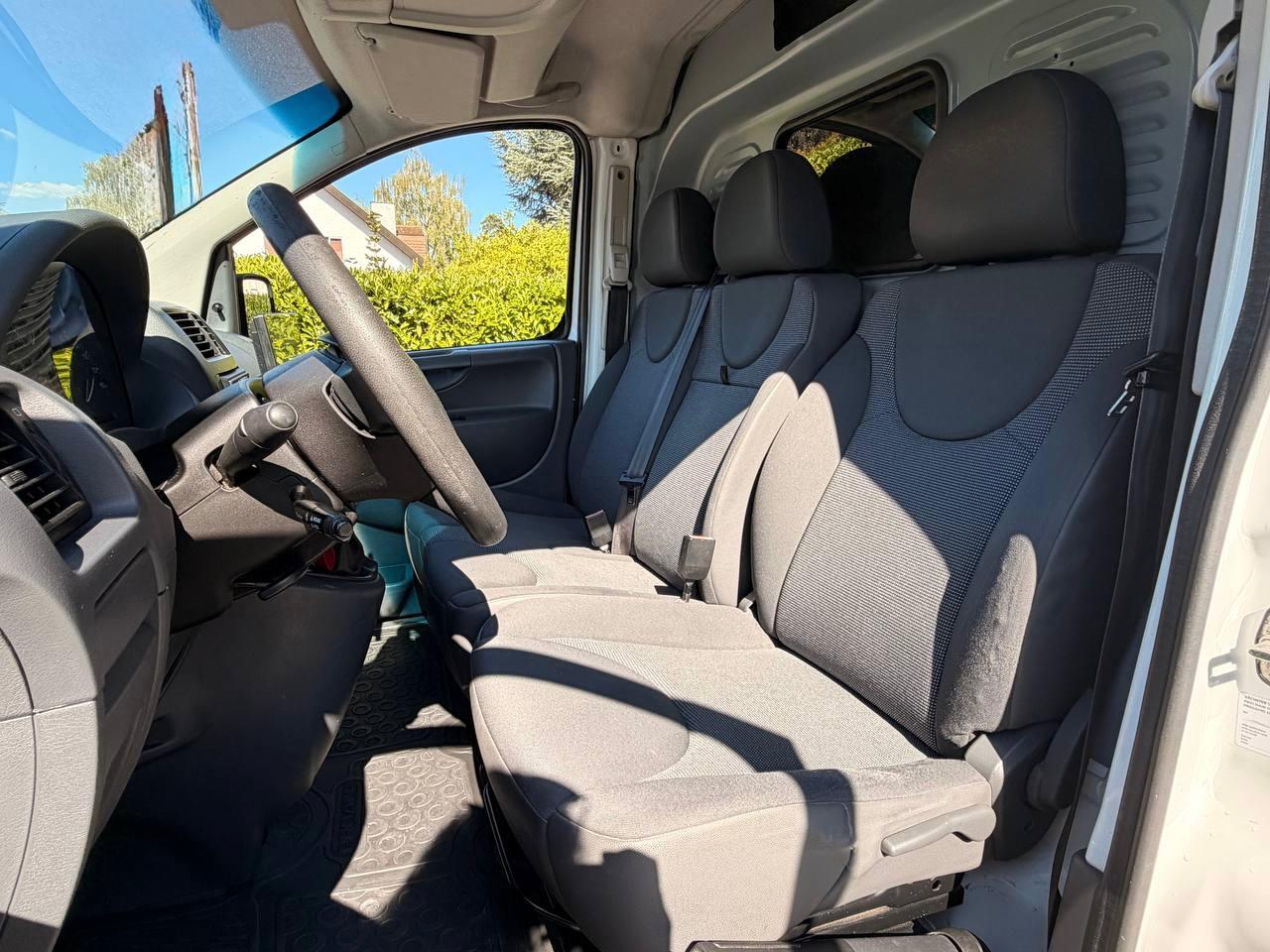 TOYOTA Proace 1.6D Glass Van Terra L1H1-image-15